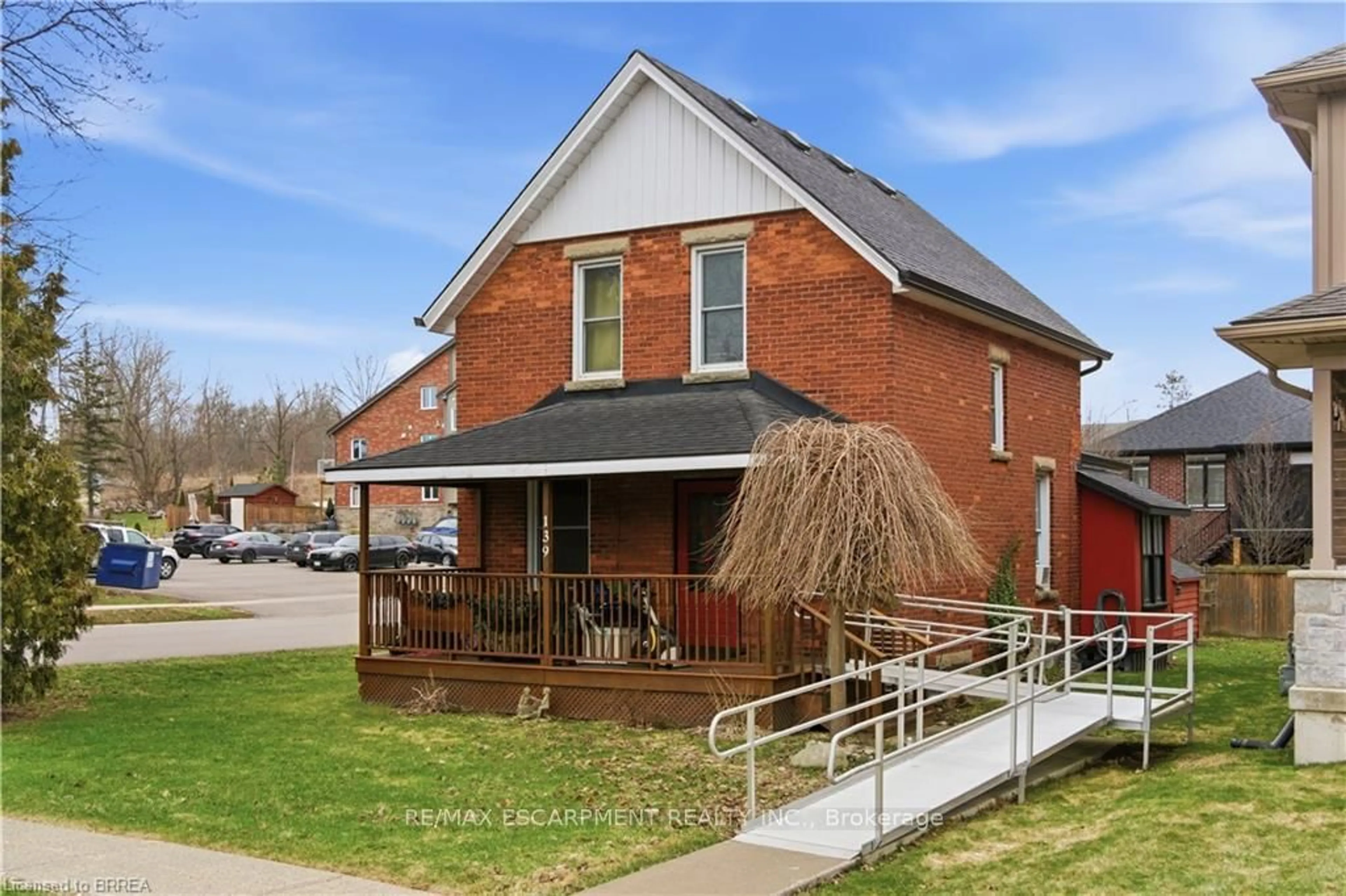 Home with brick exterior material, street for 139 Willow St, Brant Ontario N3L 2L4