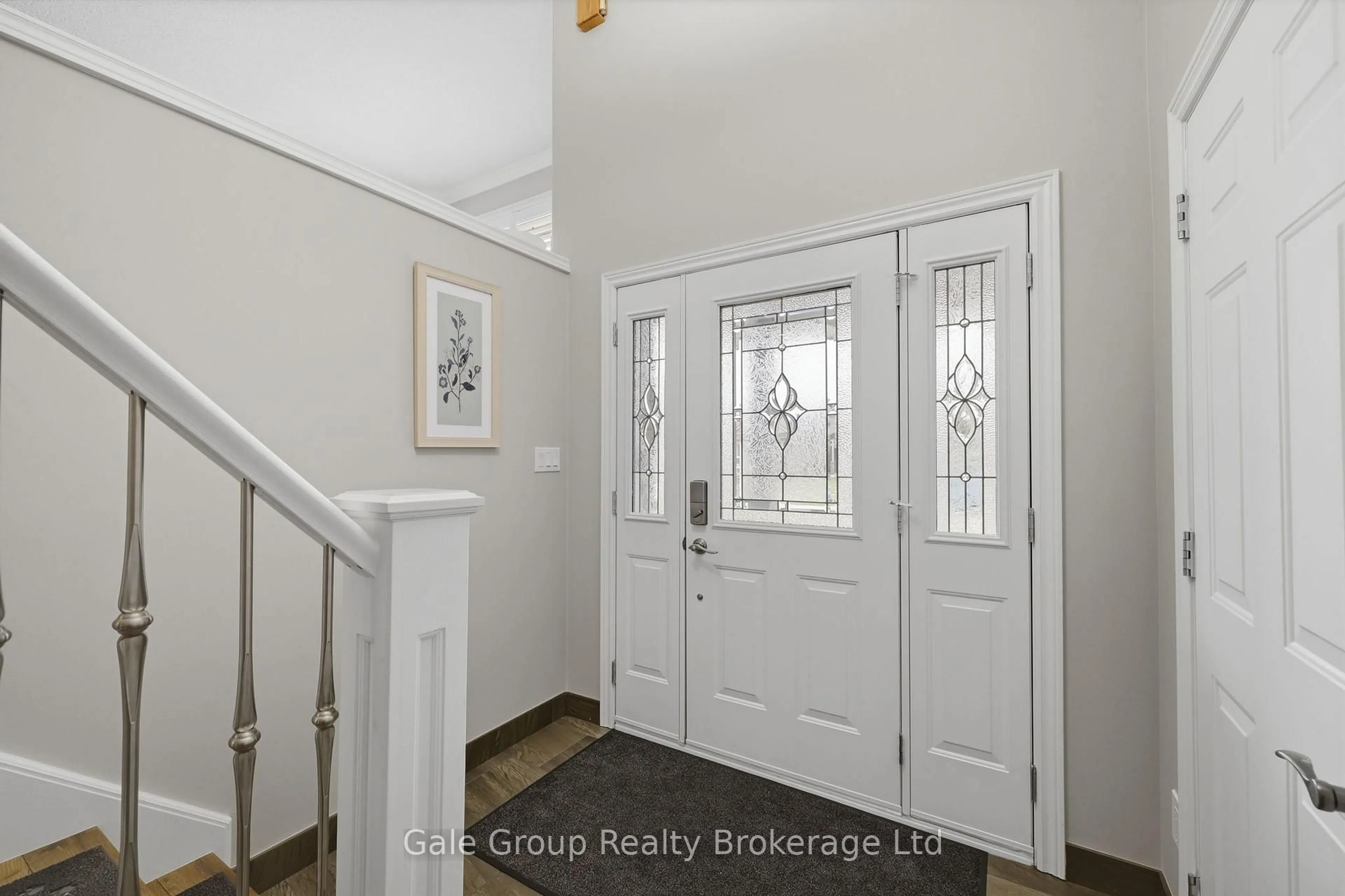 Indoor entryway for 33 Long Lane, Brant Ontario N3L 4E9