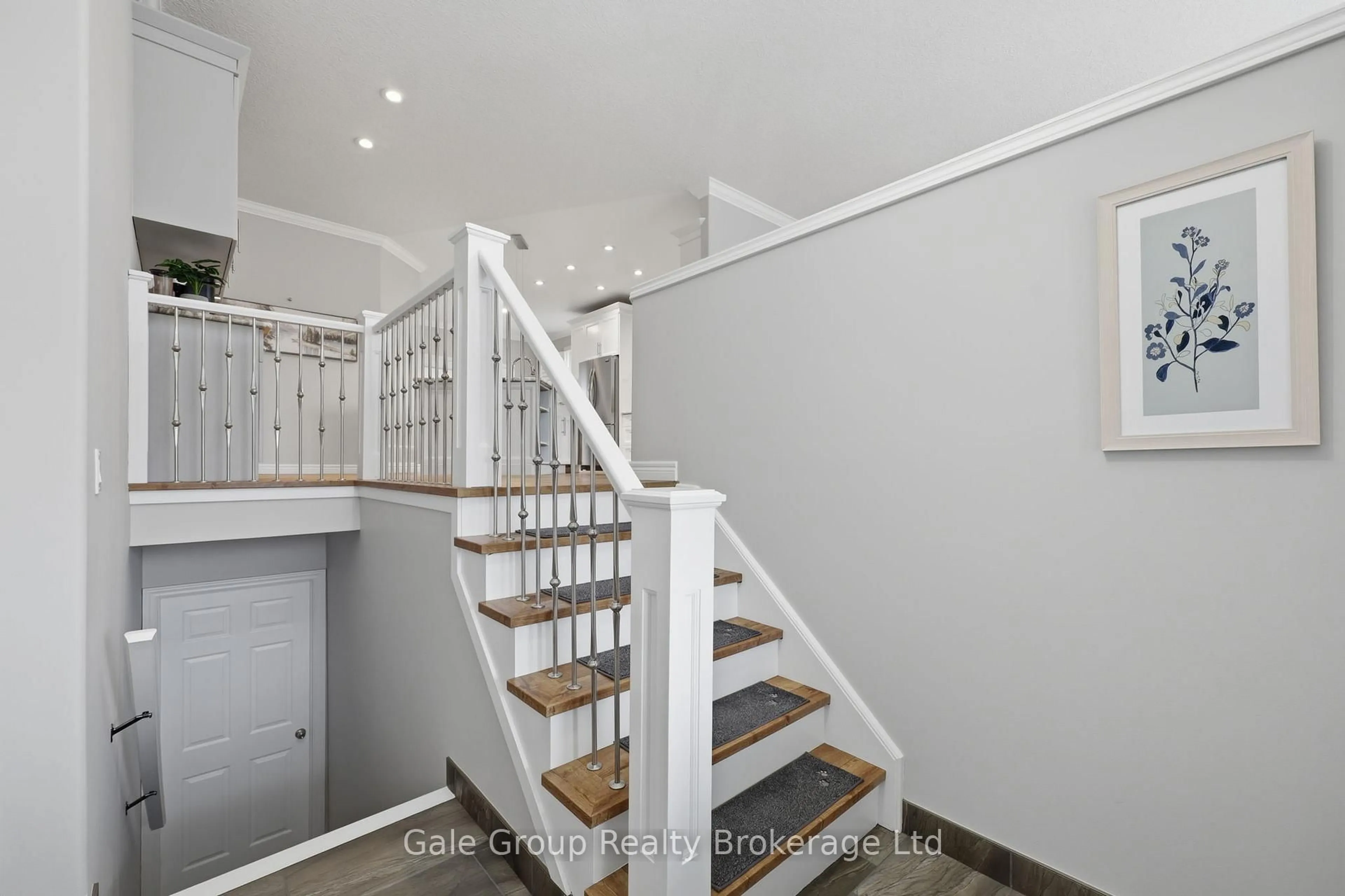 Unknown for 33 Long Lane, Brant Ontario N3L 4E9