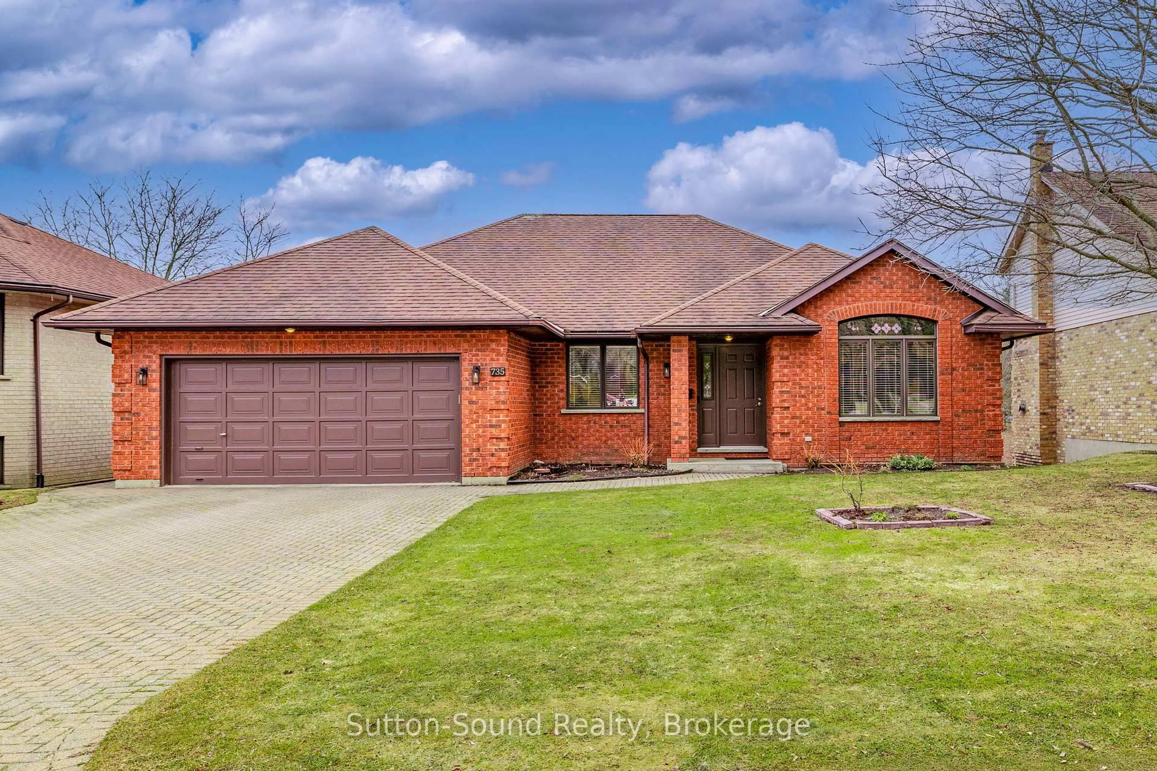 Home with brick exterior material, street for 735 15th A St, Owen Sound Ontario N4K 6V7