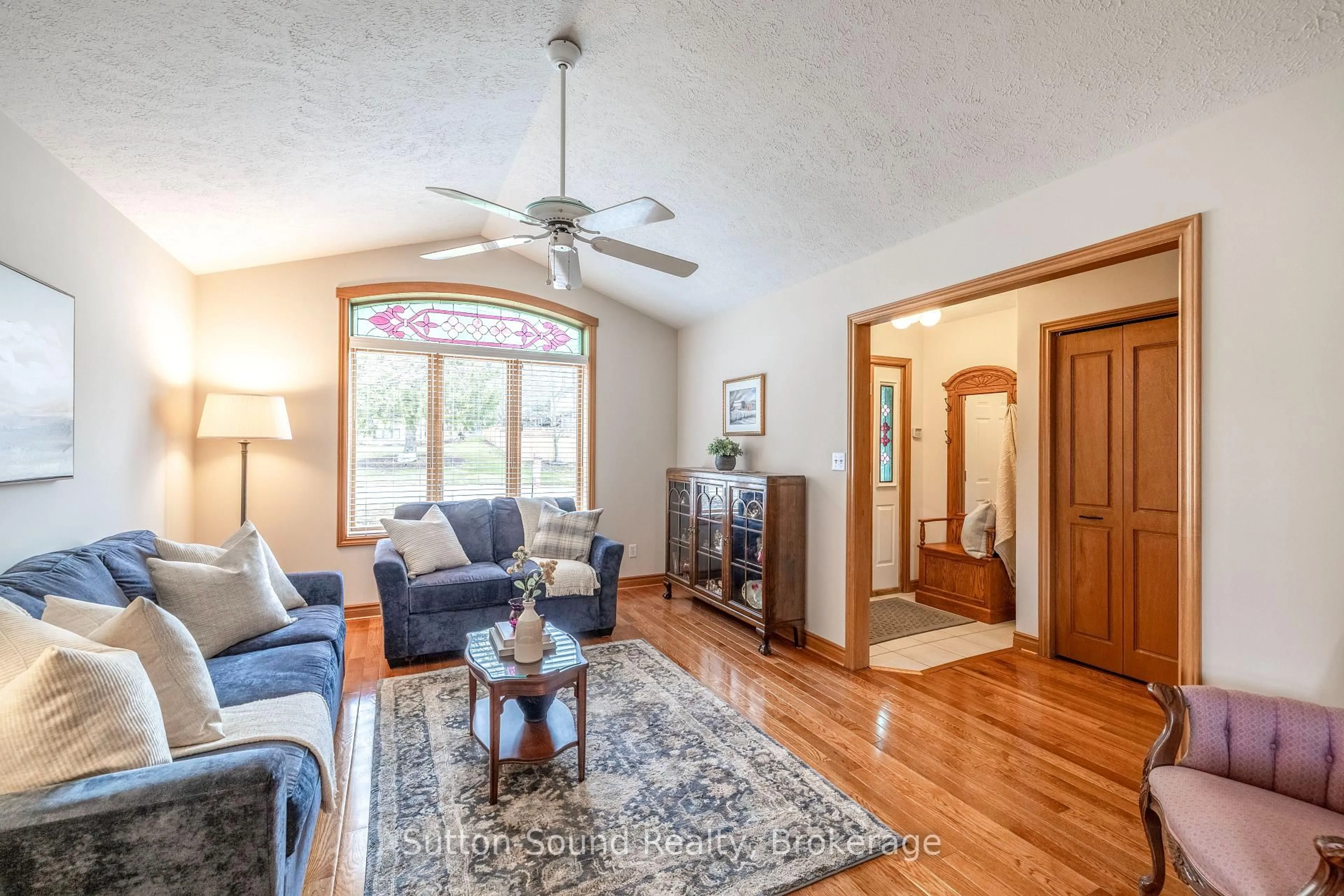 Living room with furniture, unknown for 735 15th A St, Owen Sound Ontario N4K 6V7