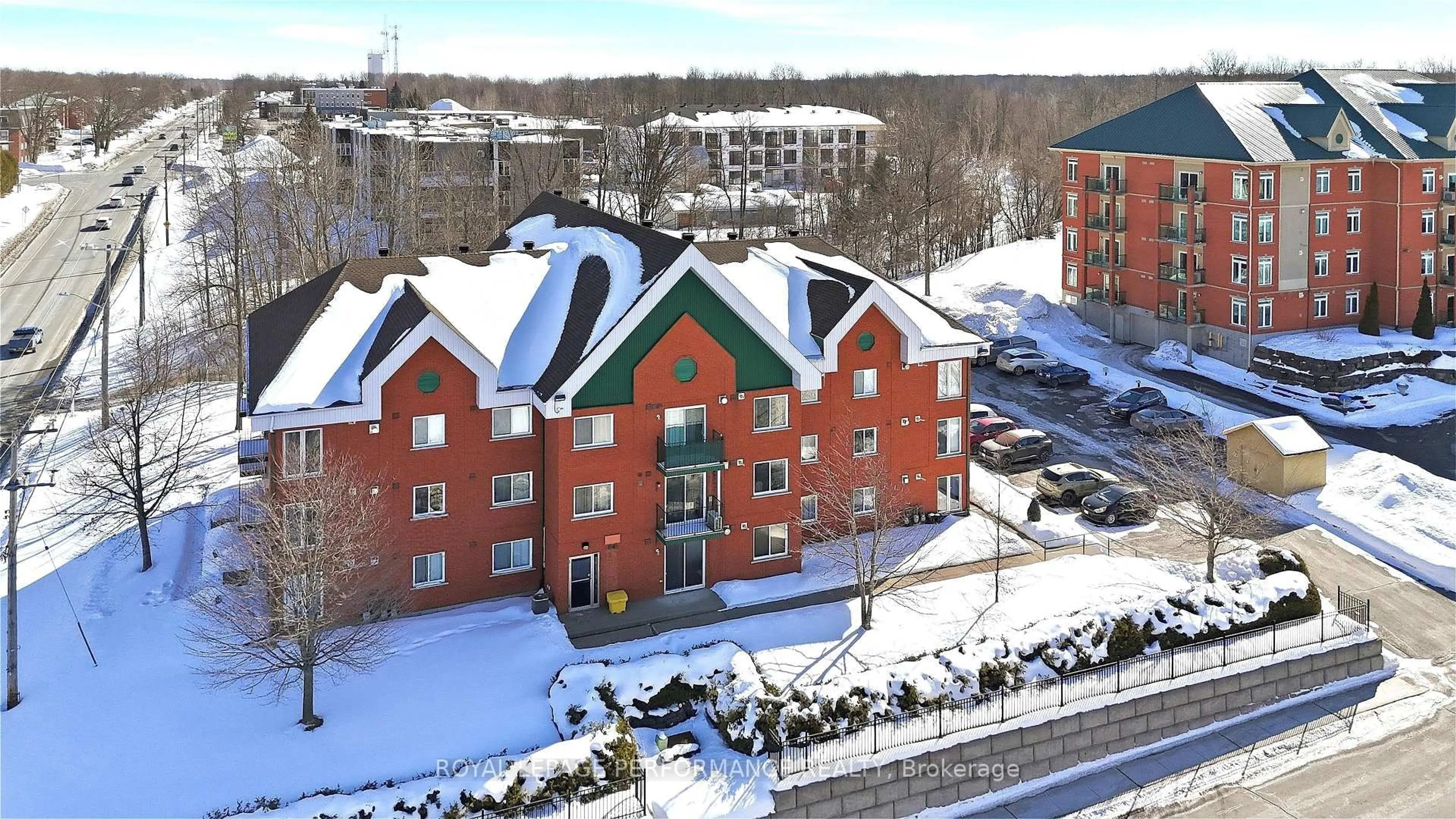 A pic from outside/outdoor area/front of a property/back of a property/a pic from drone, unknown for 1101 Clement St #122, Hawkesbury Ontario K6A 3P1