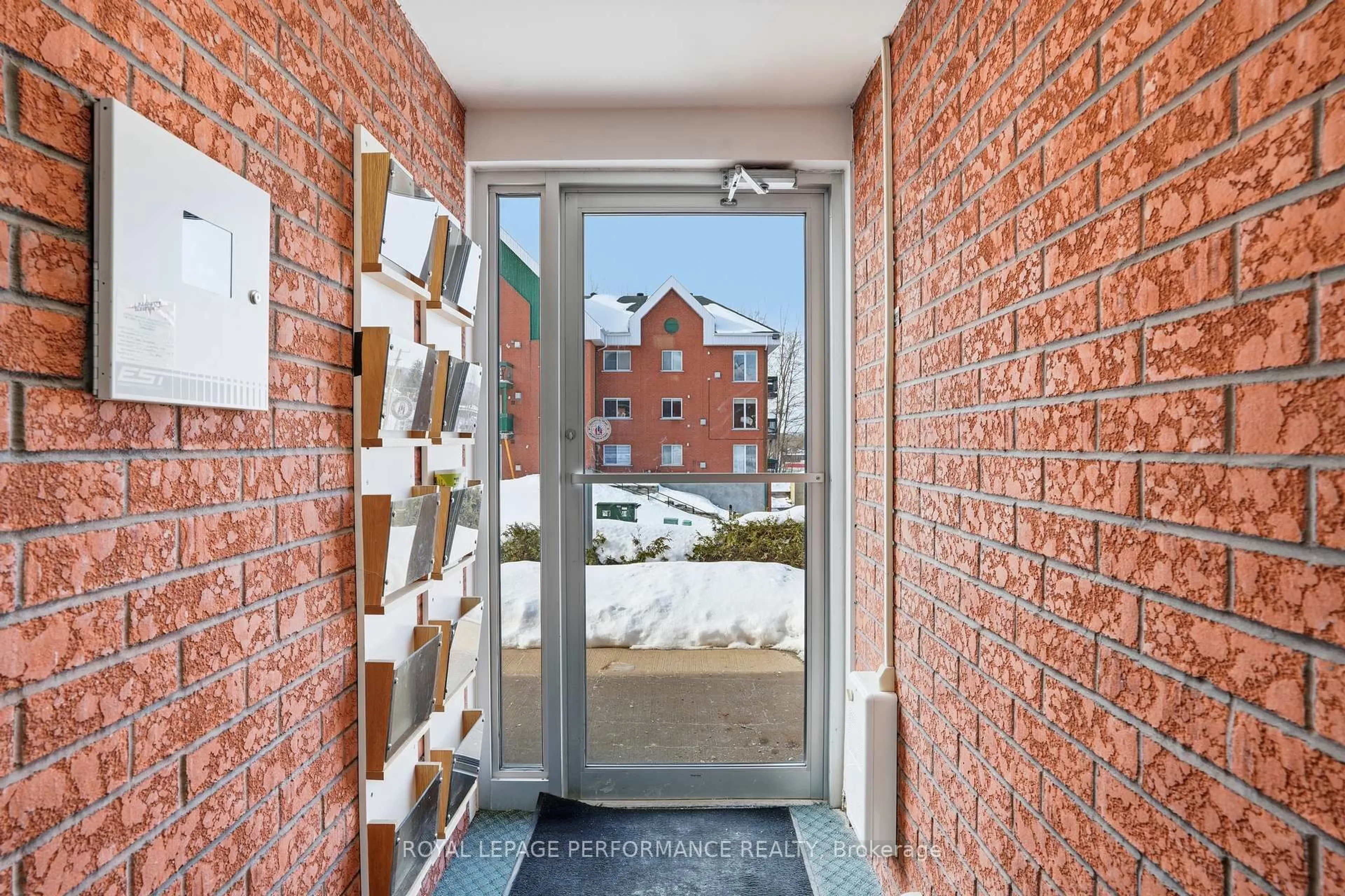 Indoor foyer for 1101 Clement St #122, Hawkesbury Ontario K6A 3P1