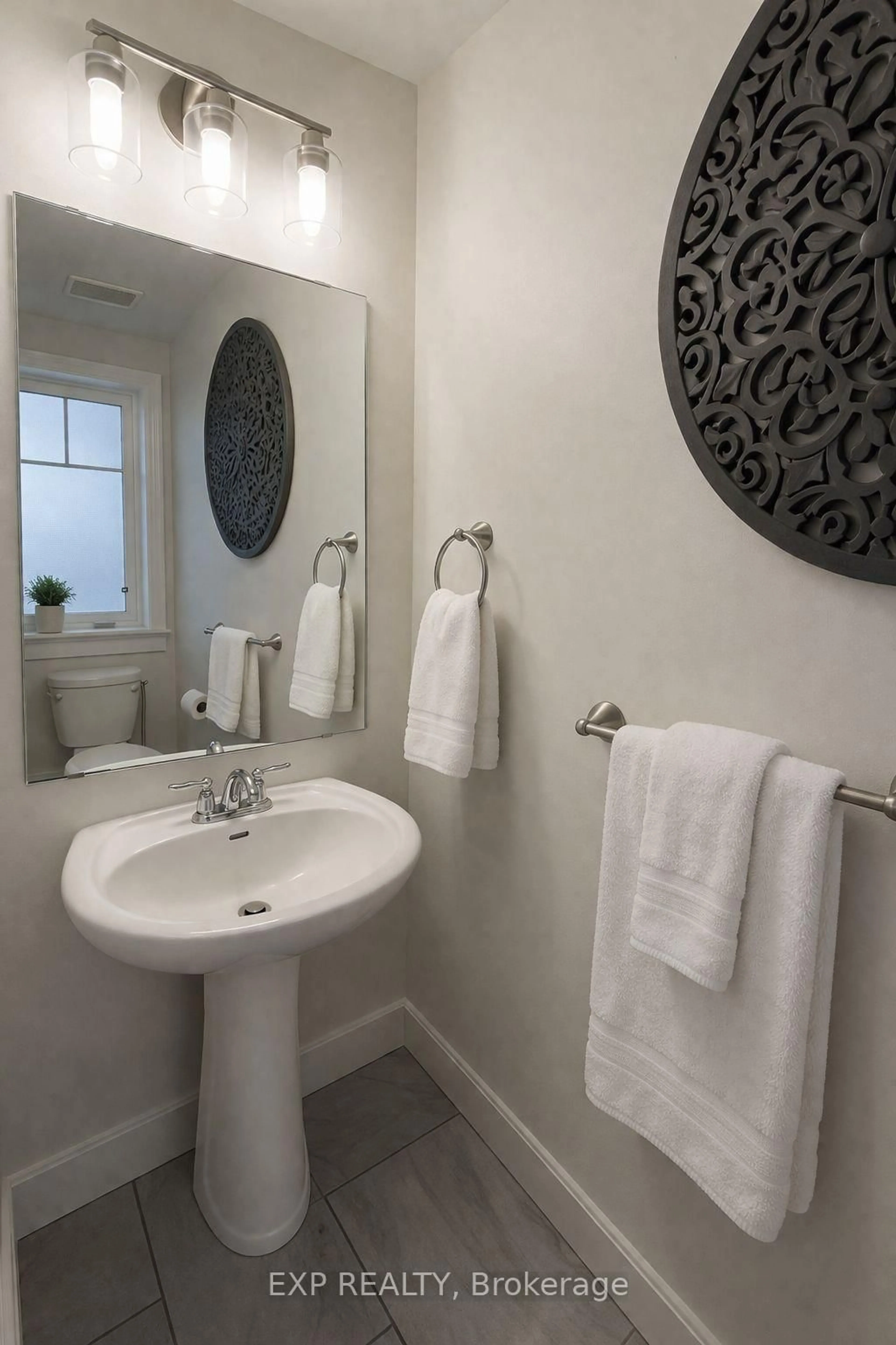 Contemporary bathroom, ceramic/tile floor for 2537 Waterlilly Way, Ottawa Ontario K2J 0K6