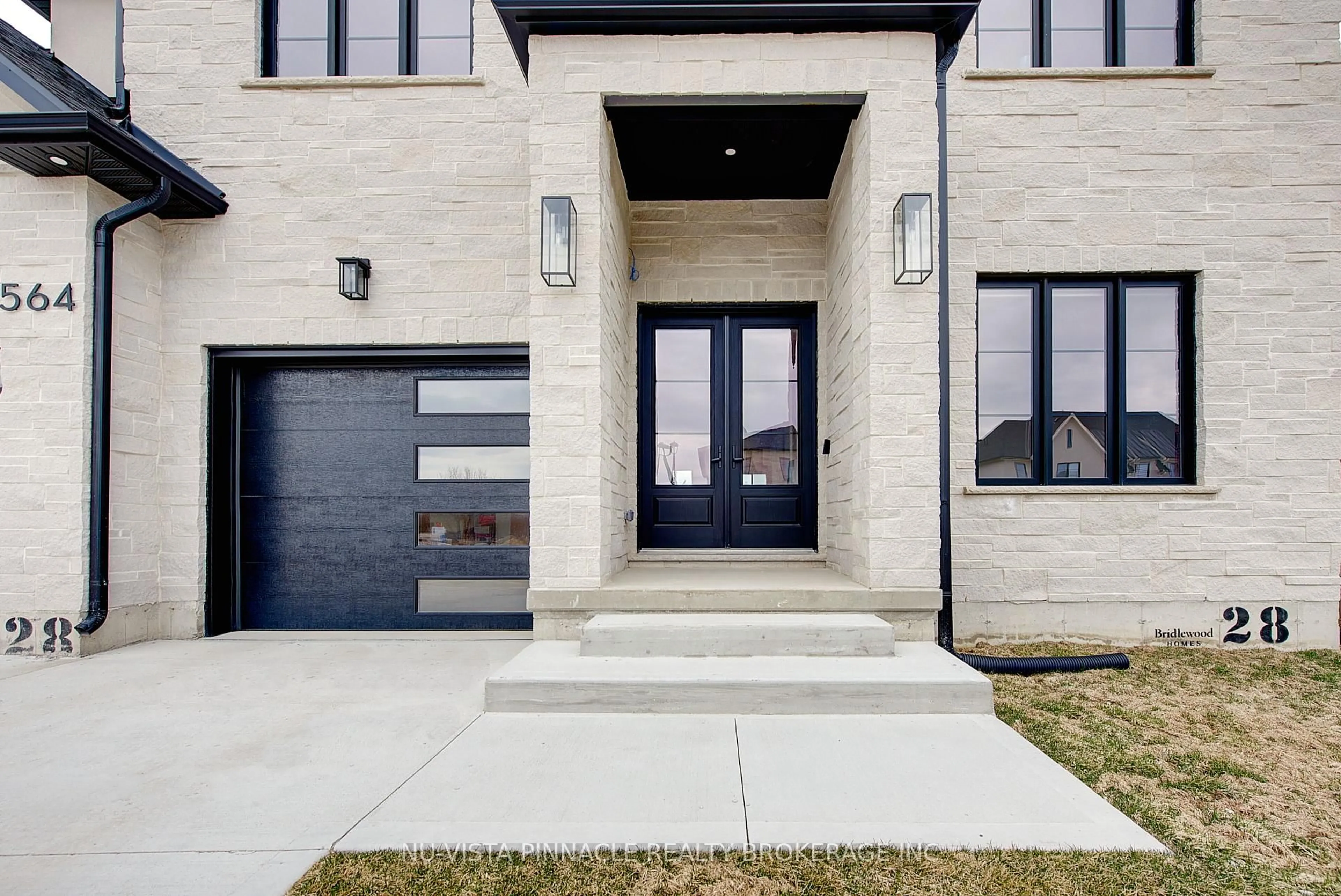 Home with brick exterior material, street for 564 CREEKVIEW Chse, London North Ontario N6G 3X8