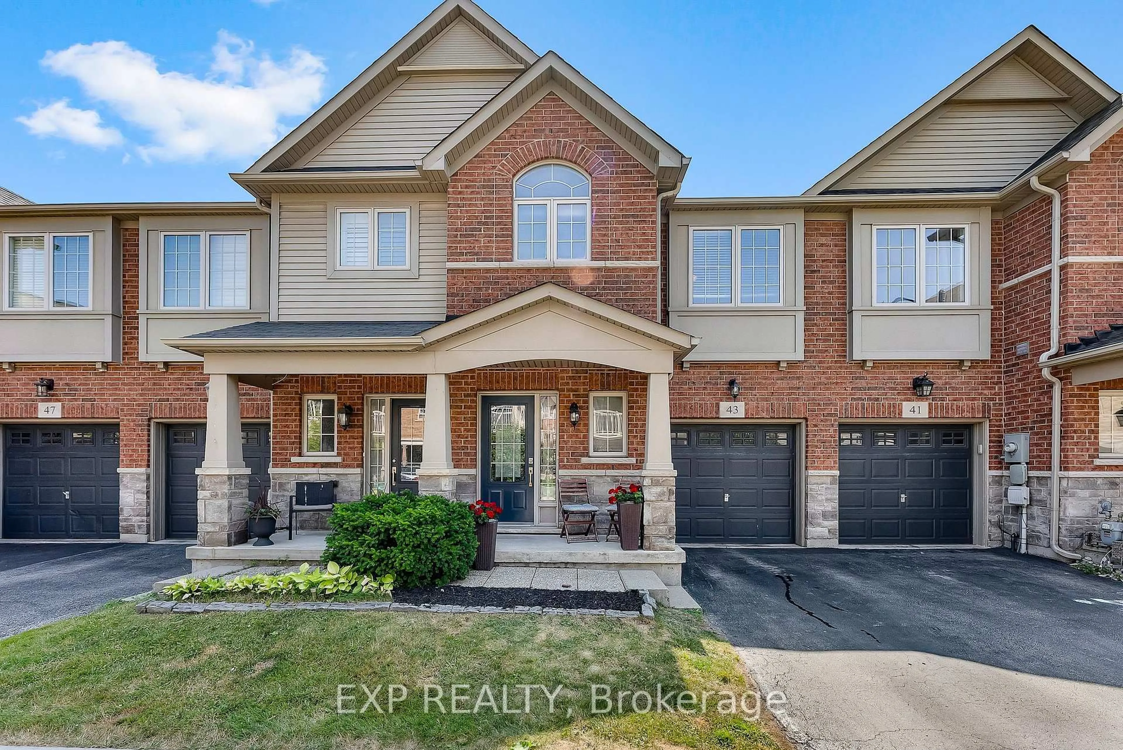 Home with brick exterior material, street for 541 Winston Rd #43, Grimsby Ontario L3M 0C5