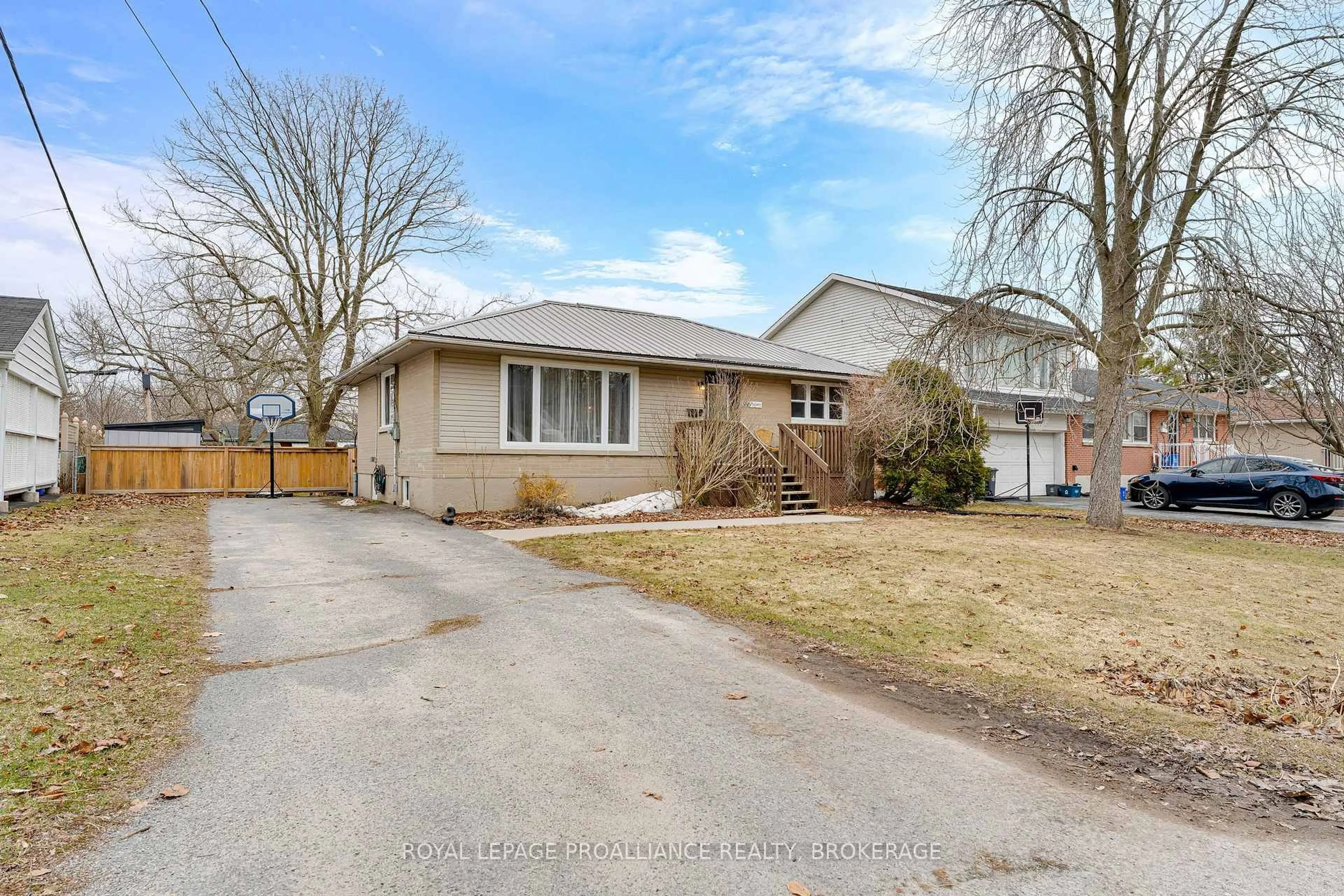 Unknown for 386 McEwen Dr, Kingston Ontario K7M 3W3