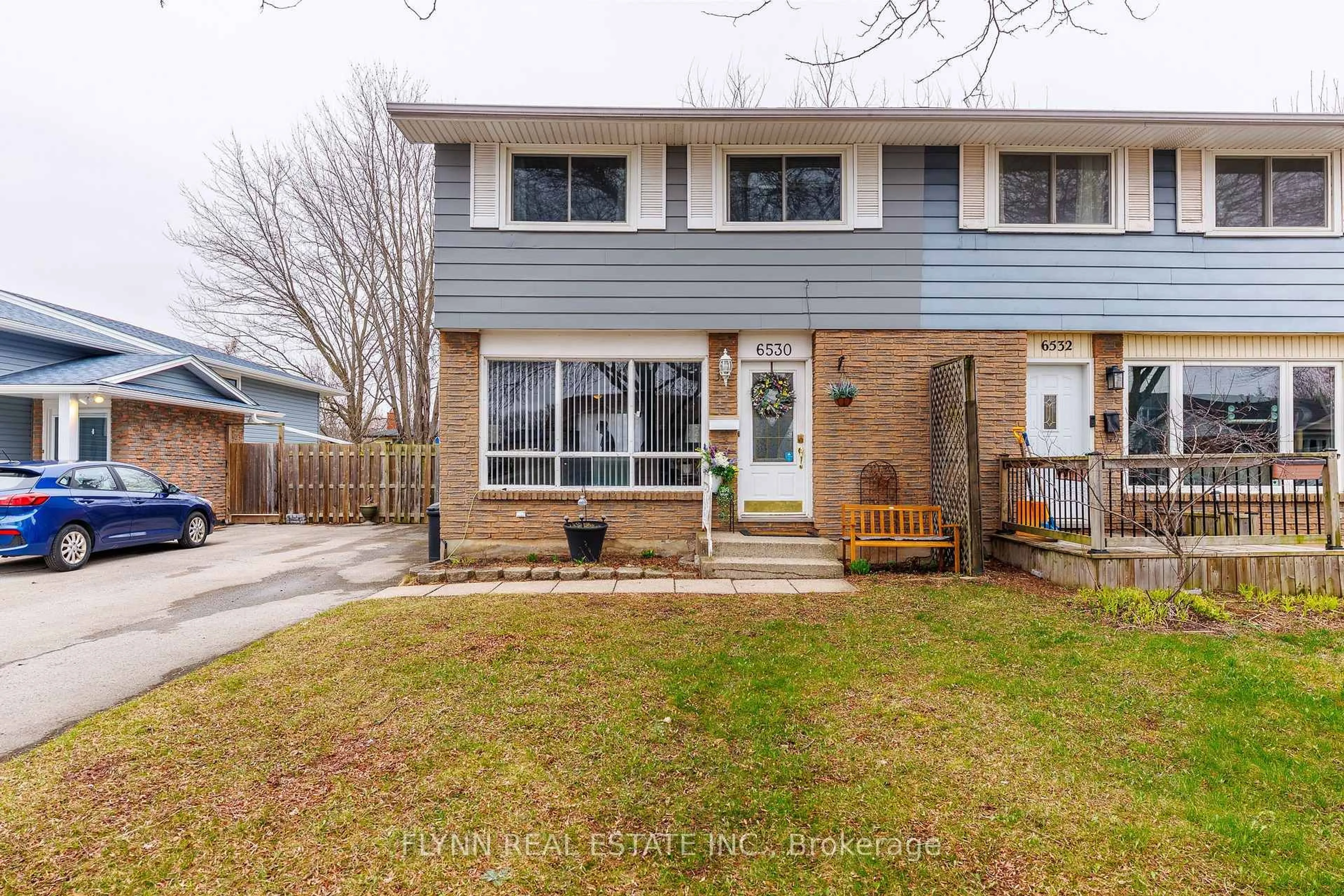 Home with vinyl exterior material, street for 6530 Burwood Ave, Niagara Falls Ontario L2H 1Z7