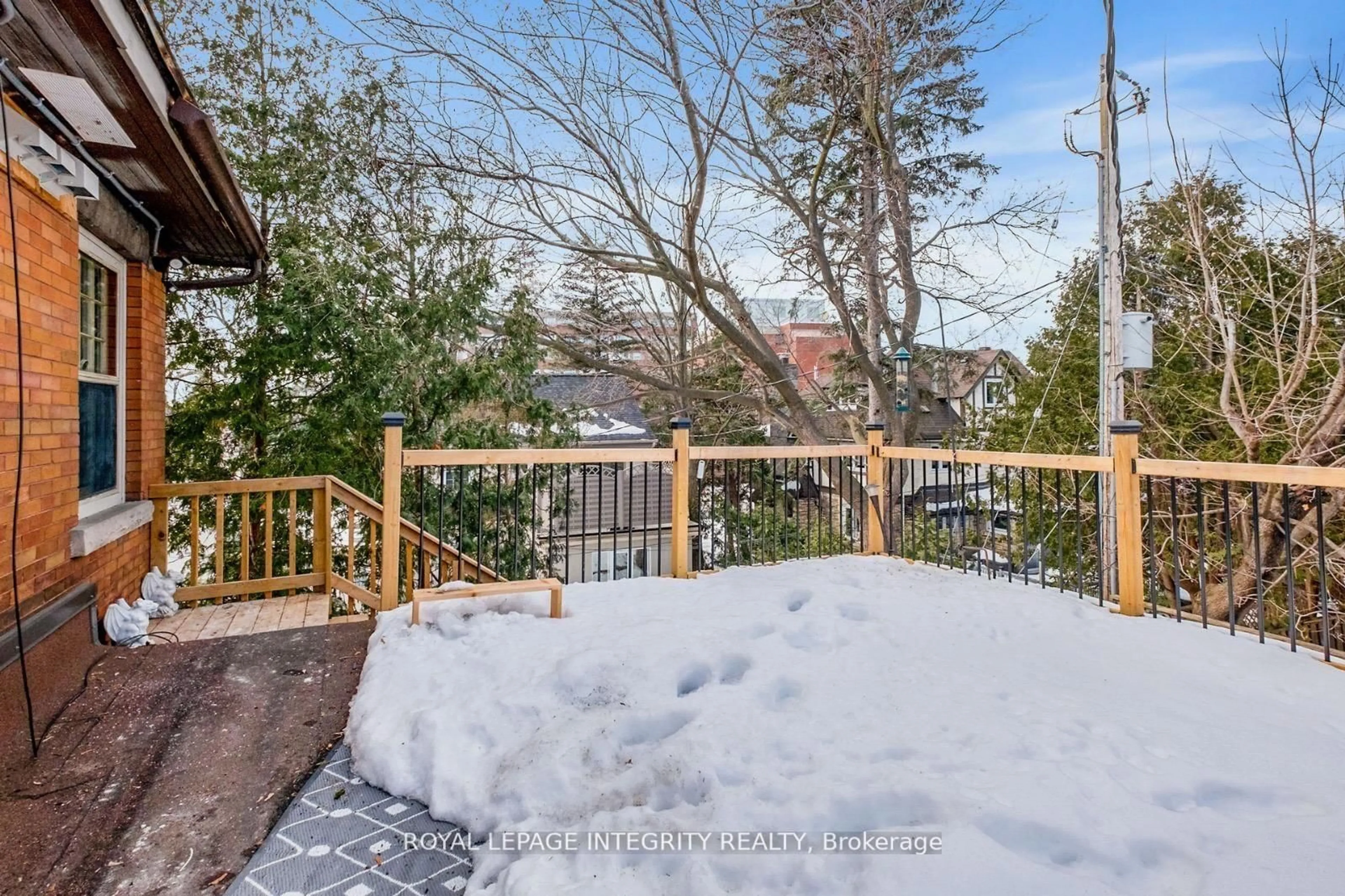 Patio, unknown for 1031 Carling Ave, Ottawa Ontario K1Y 4E8