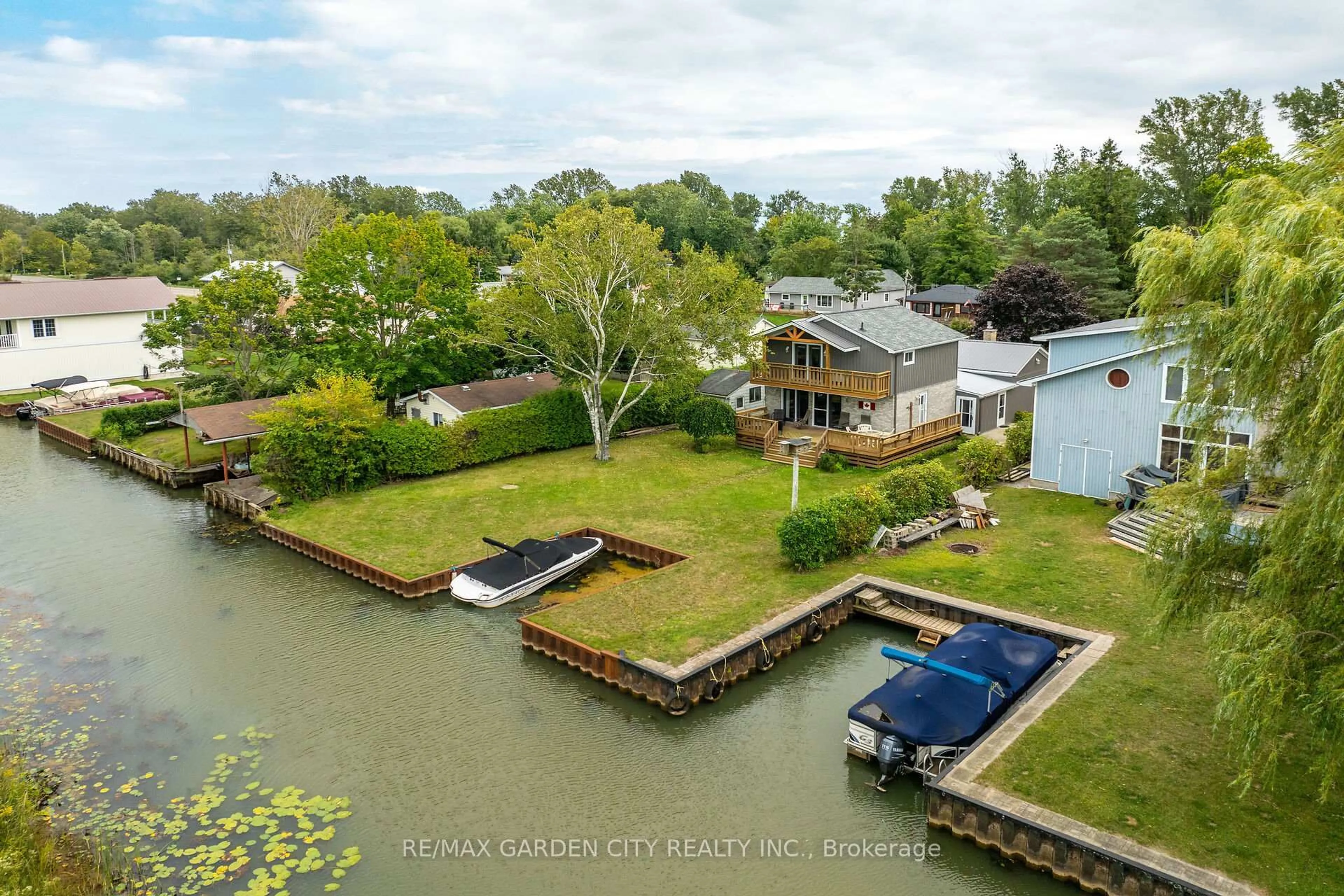 A pic from outside/outdoor area/front of a property/back of a property/a pic from drone, water/lake/river/ocean view for 270 Erie Blvd Rr3 Blvd, Norfolk Ontario N0E 1M0