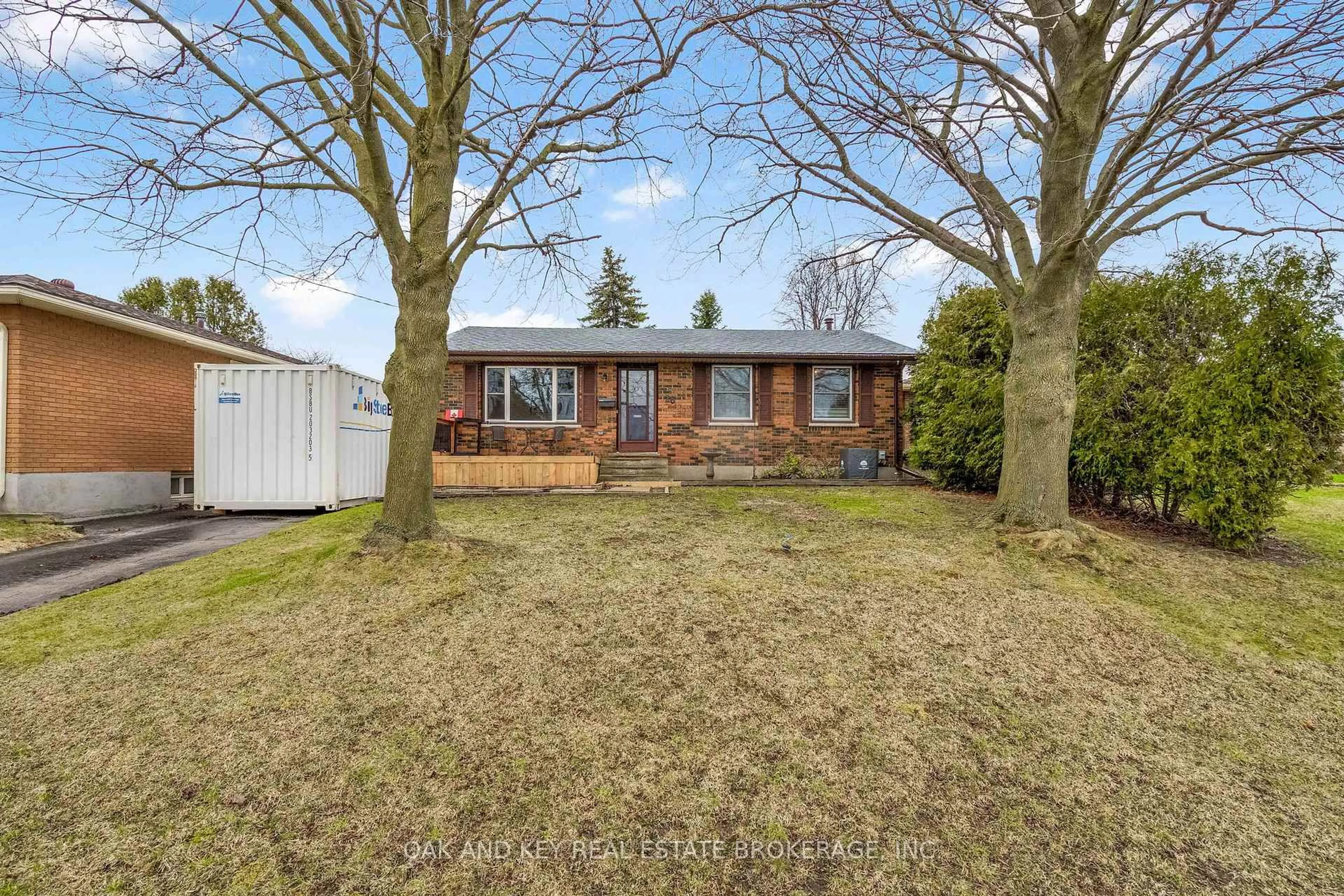 Home with brick exterior material, street for 26 Sinclair Ave, St. Thomas Ontario N5R 3A8