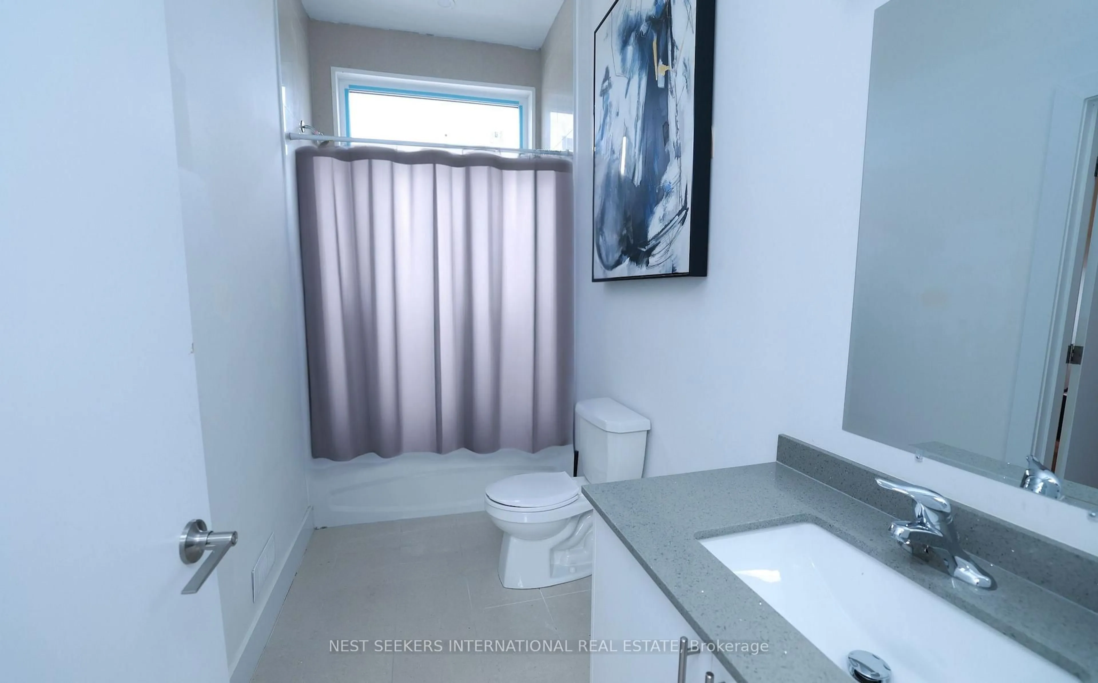 Standard bathroom, ceramic/tile floor for 37 Summerside Mews, Pelham Ontario L0S 1E6