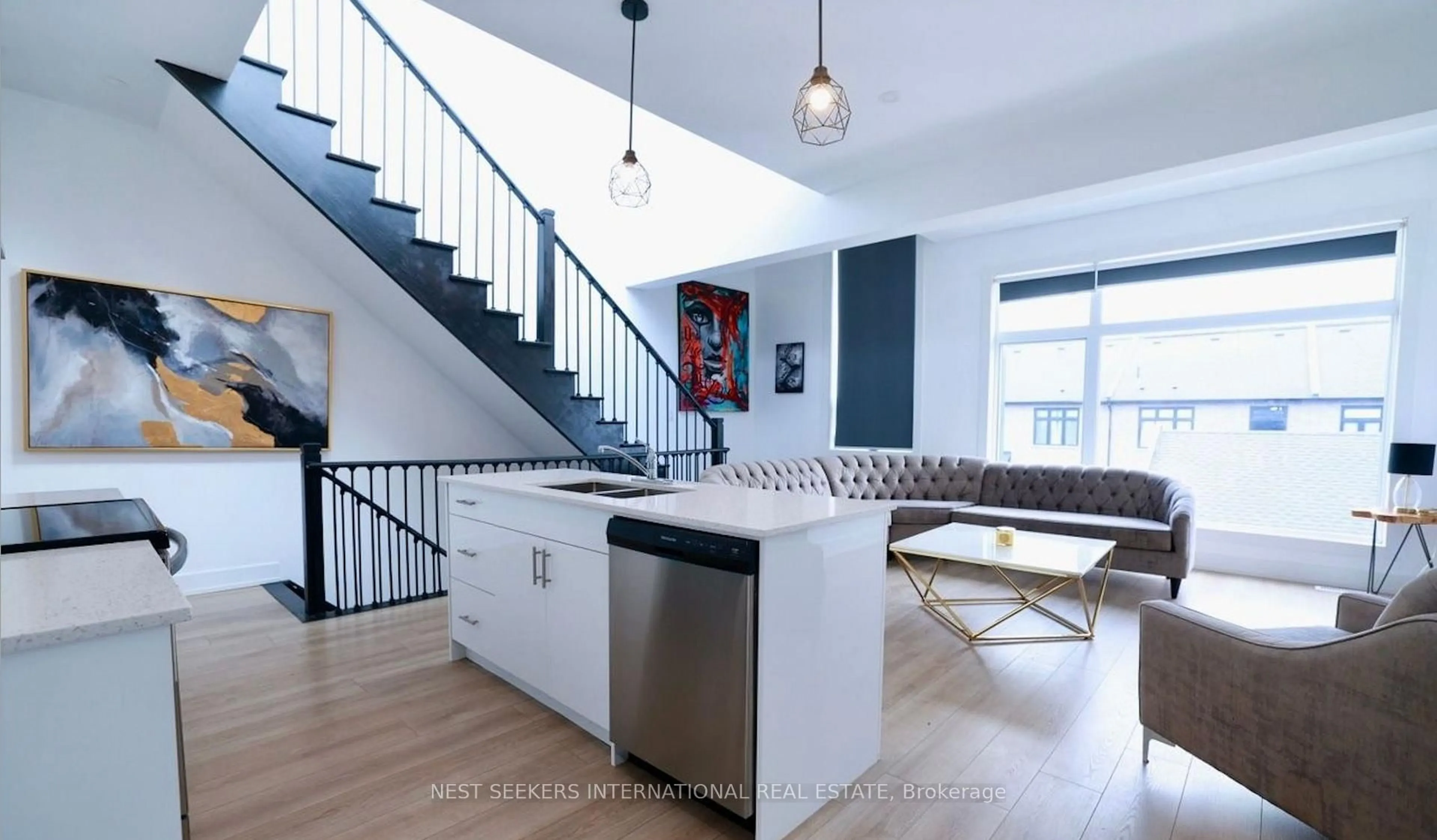 Open concept kitchen, unknown for 37 Summerside Mews, Pelham Ontario L0S 1E6