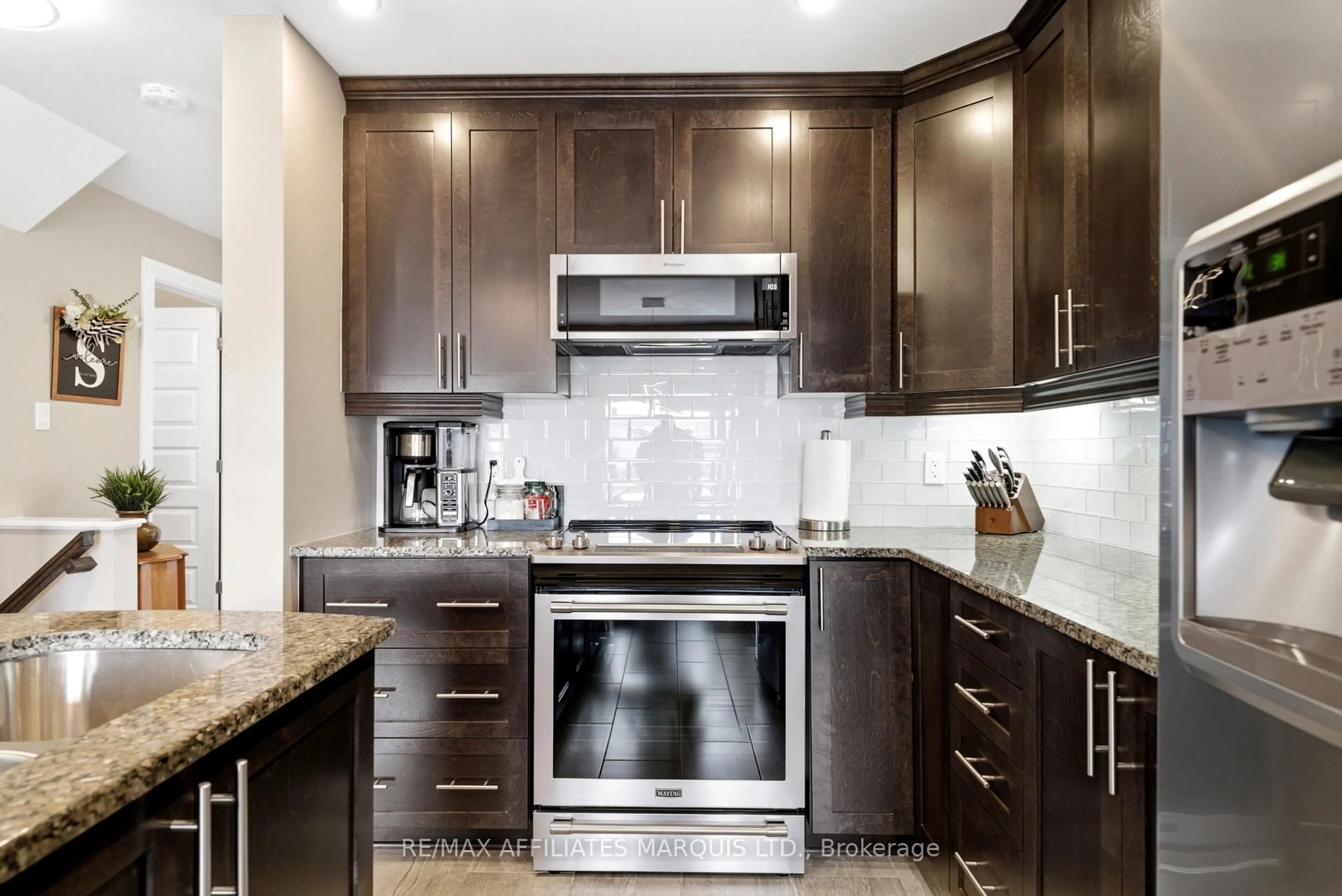 Contemporary kitchen, ceramic/tile floor for 1118 Clement Crt, Cornwall Ontario K6H 0G3