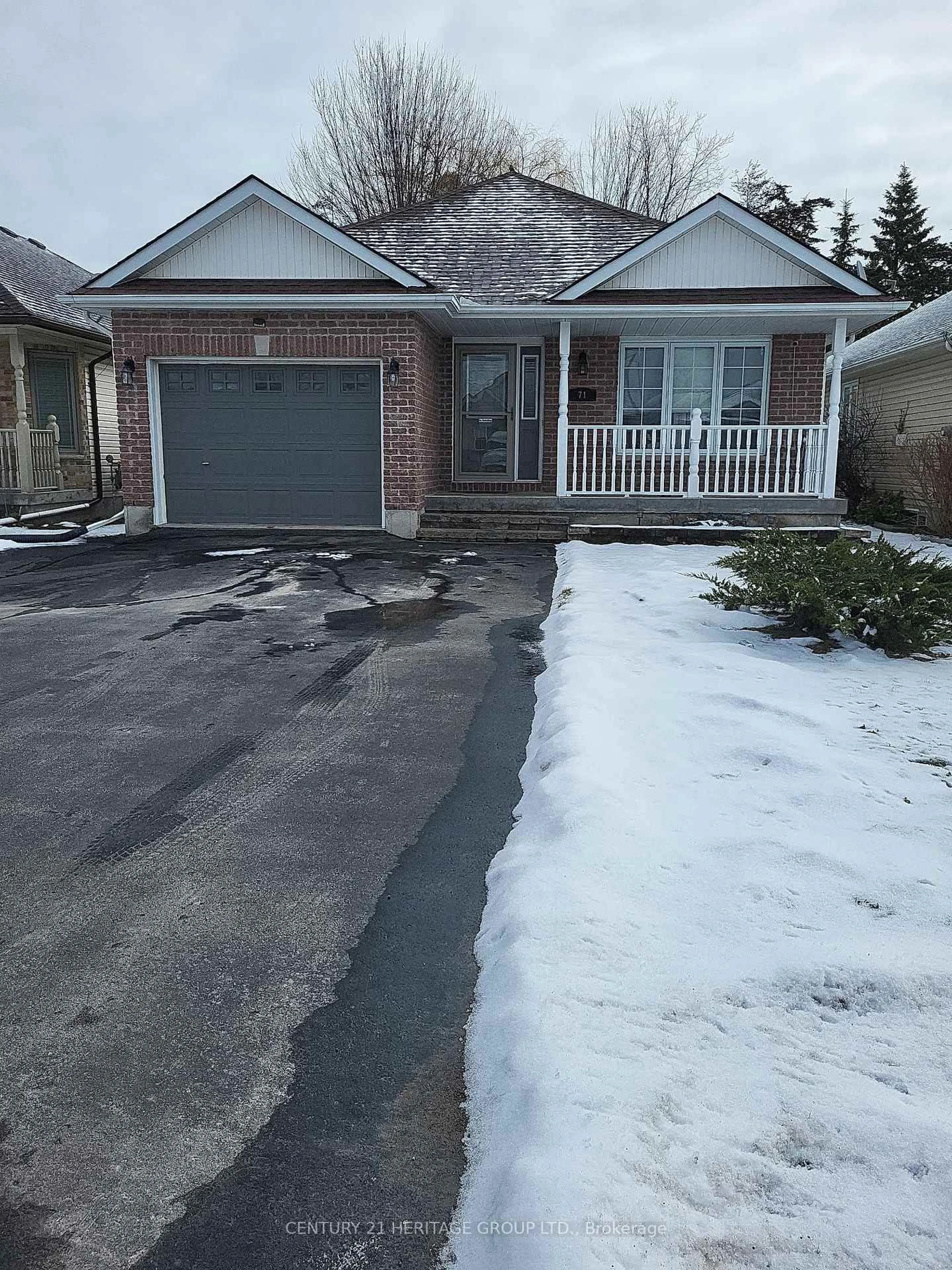 A pic from outside/outdoor area/front of a property/back of a property/a pic from drone, street for 71 Finch Dr, Belleville Ontario K8P 5L4