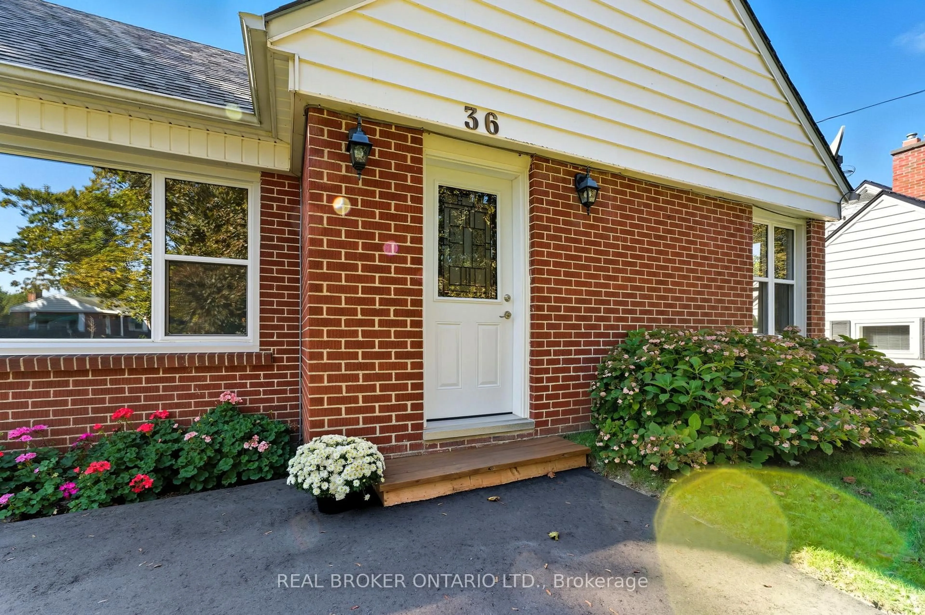 Home with brick exterior material, street for 36 Gibson Dr, Norfolk Ontario N3Y 3L3