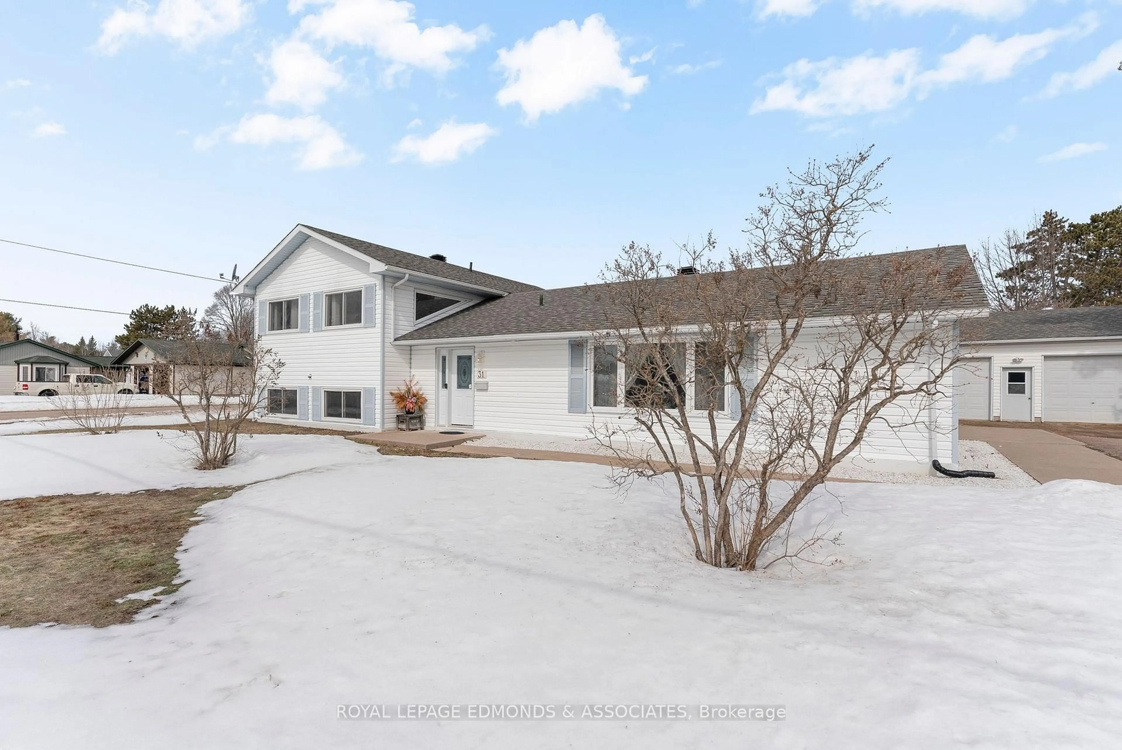 A pic from outside/outdoor area/front of a property/back of a property/a pic from drone, street for 31 Silke Dr, Petawawa Ontario K8H 2L3