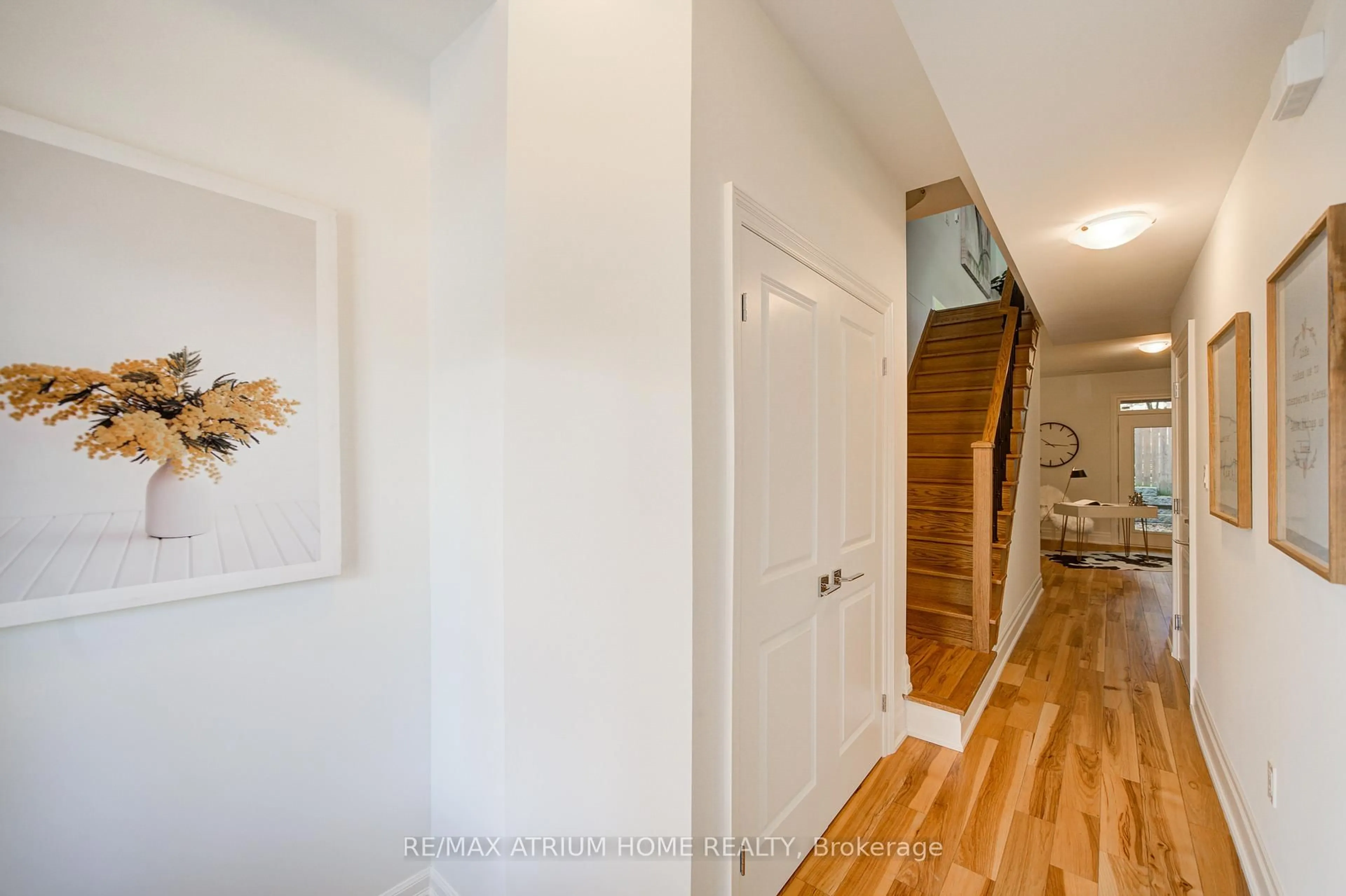 Indoor entryway for 111 Wilson St #2, Hamilton Ontario L9B 2G7