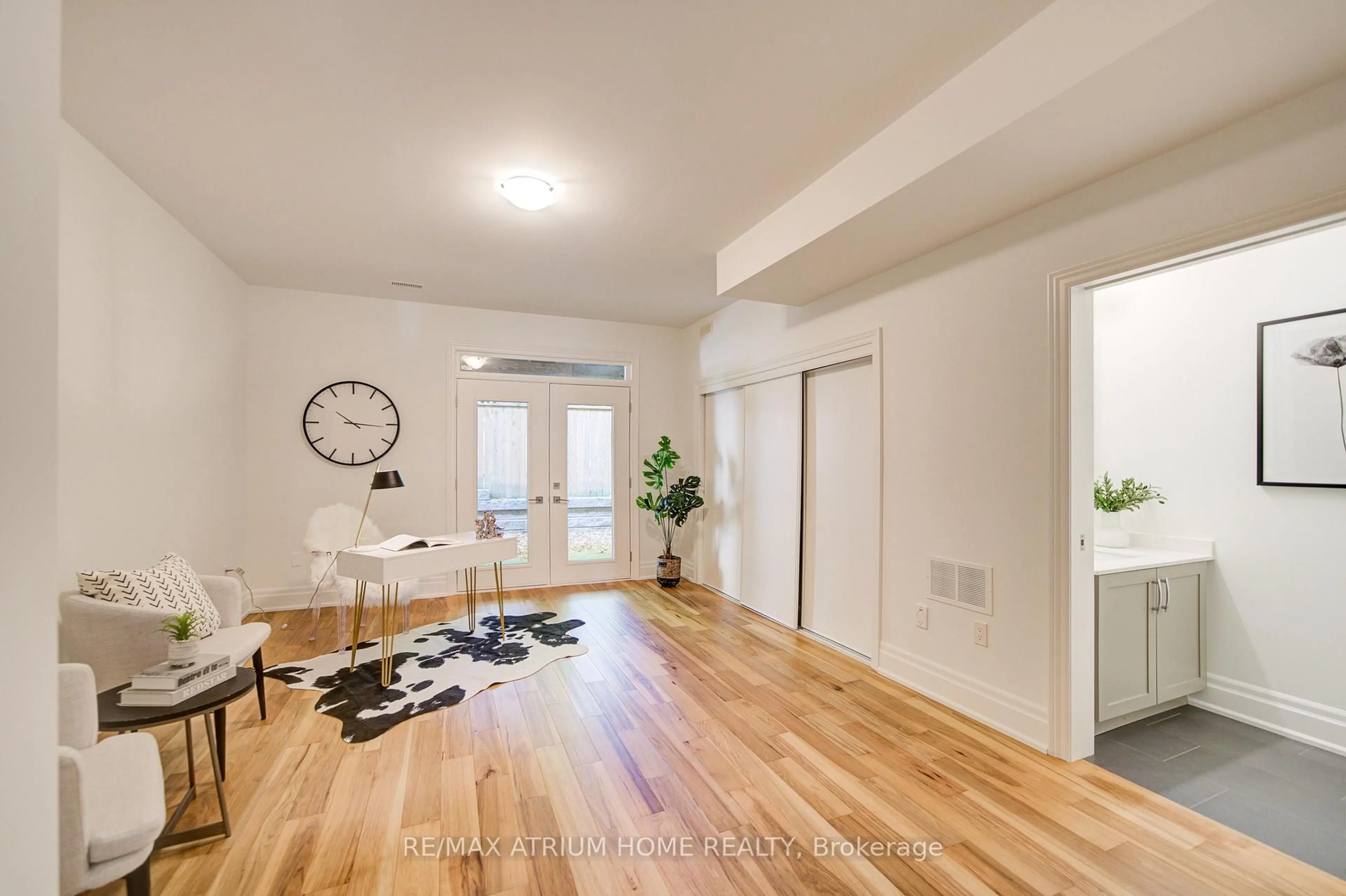 Indoor entryway for 111 Wilson St #2, Hamilton Ontario L9B 2G7