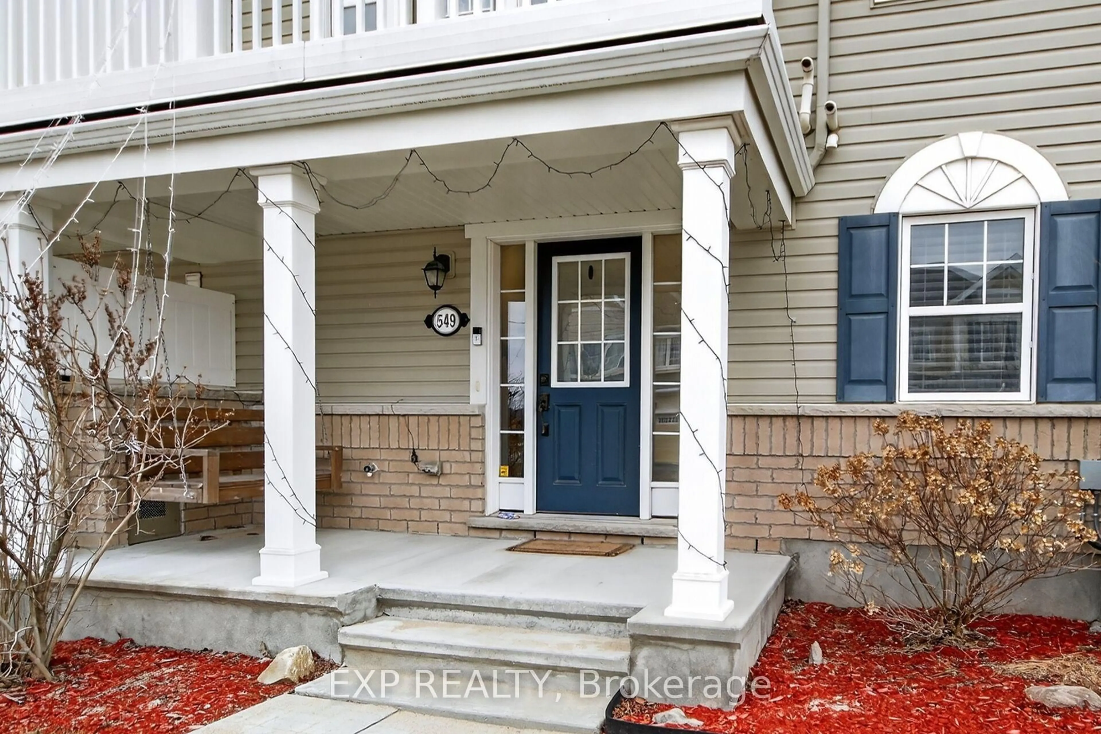 Indoor entryway for 549 ENSATINA Cres, Ottawa Ontario K2J 6H4