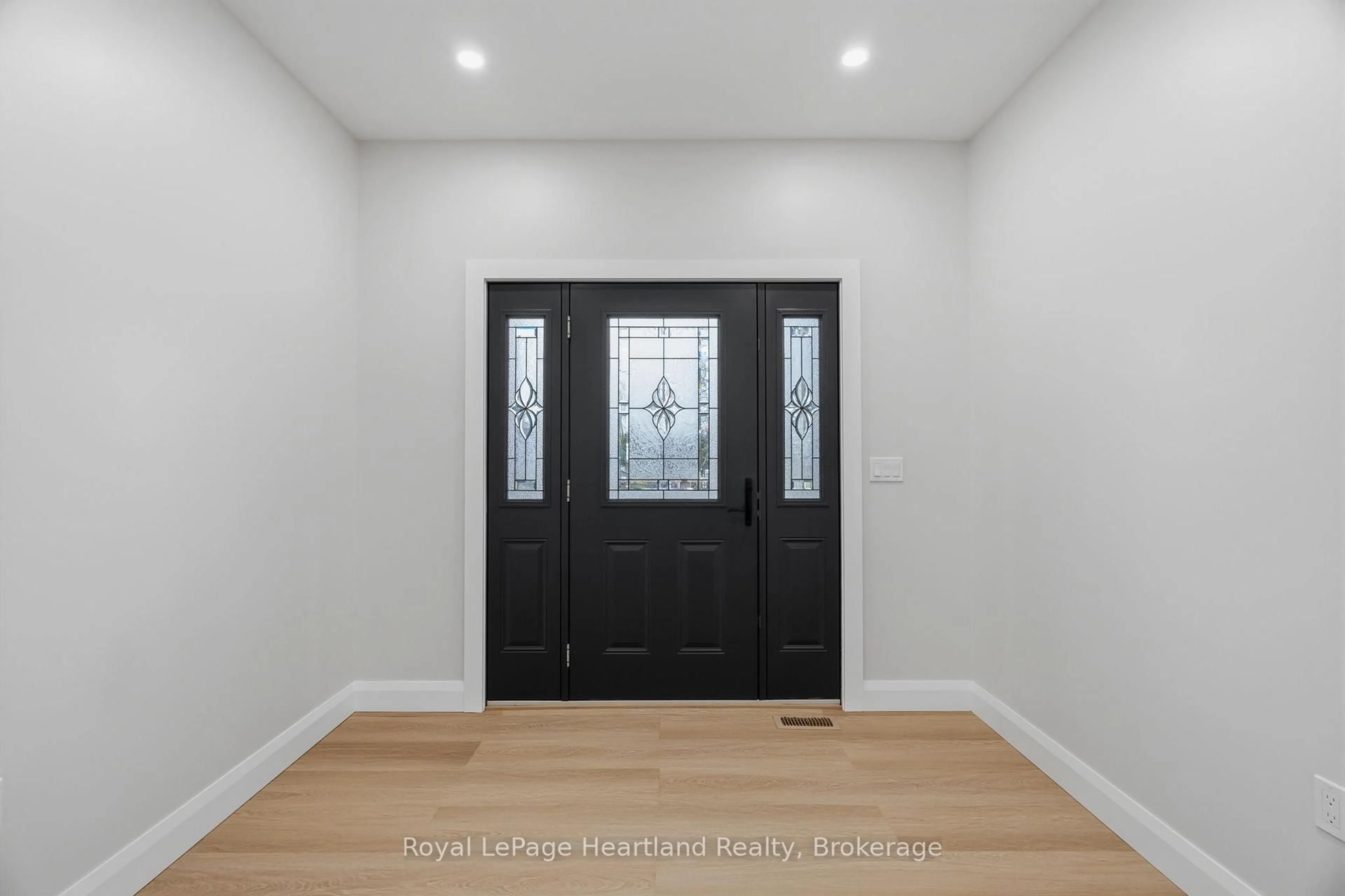 Indoor entryway for 345 Turnberry St, North Huron Ontario N0G 2W0