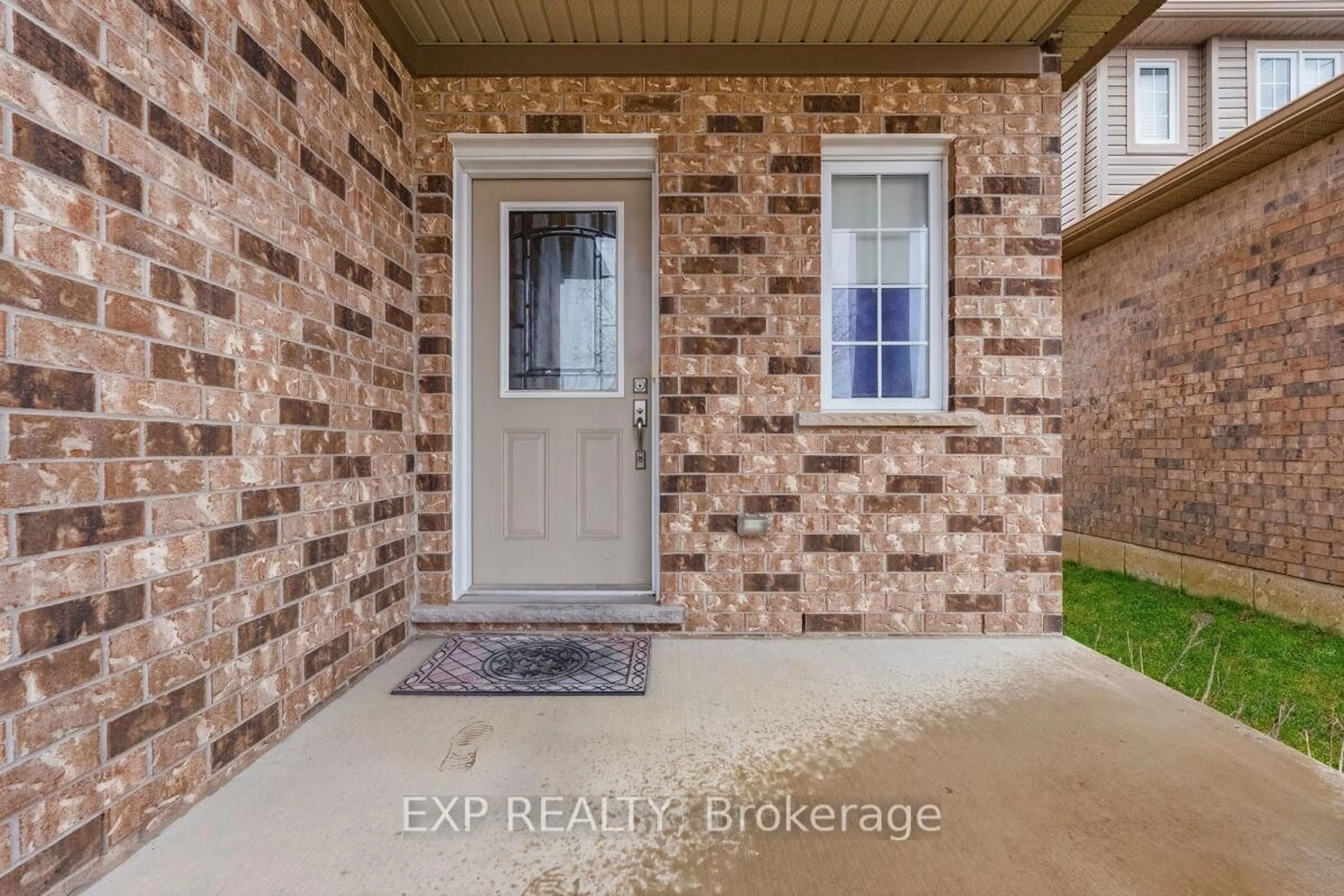 Indoor entryway for 2091 Cherrywood Tr, London North Ontario N6H 0C8
