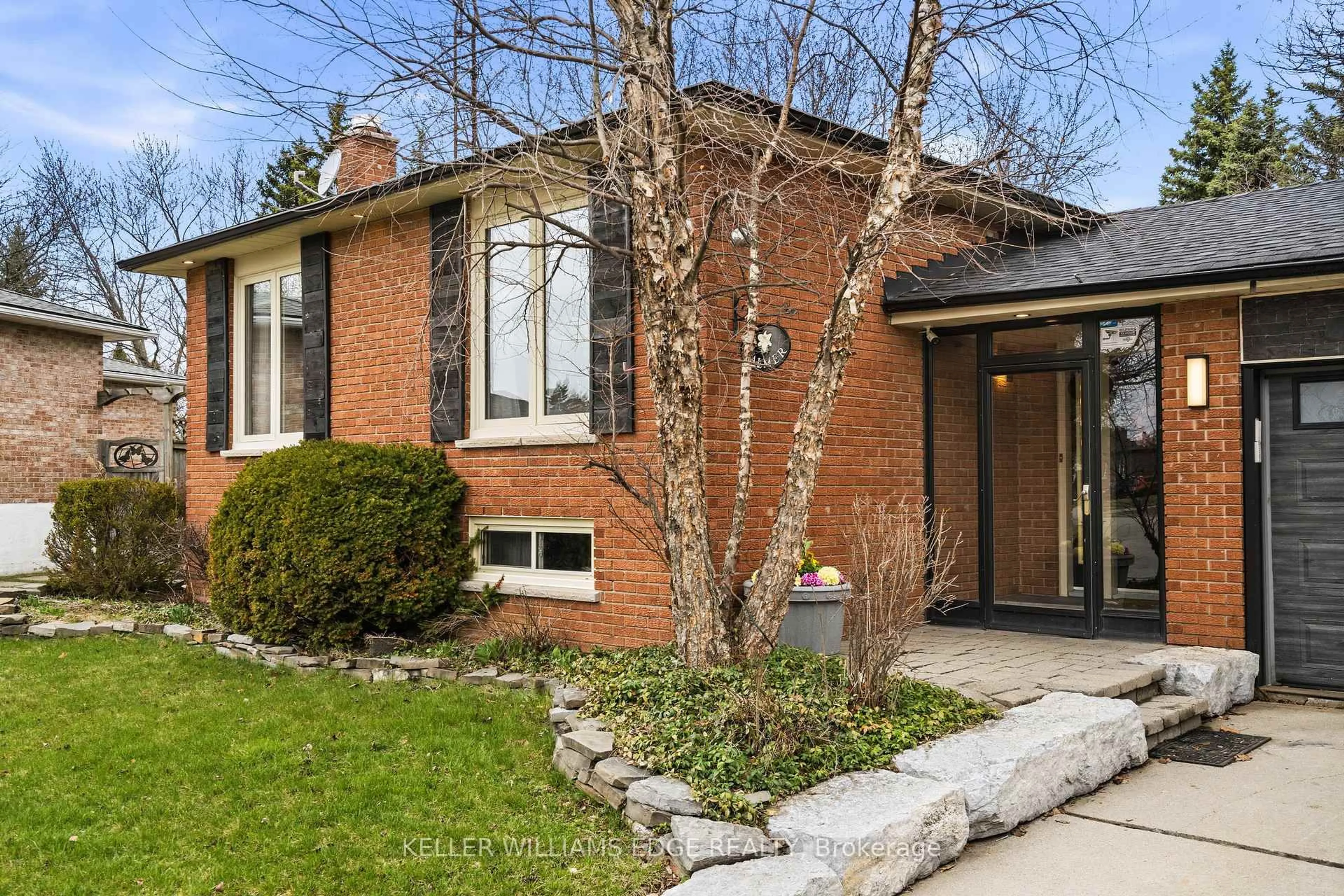 Home with brick exterior material, street for 21 Milverton Clse, Hamilton Ontario L0R 2H3