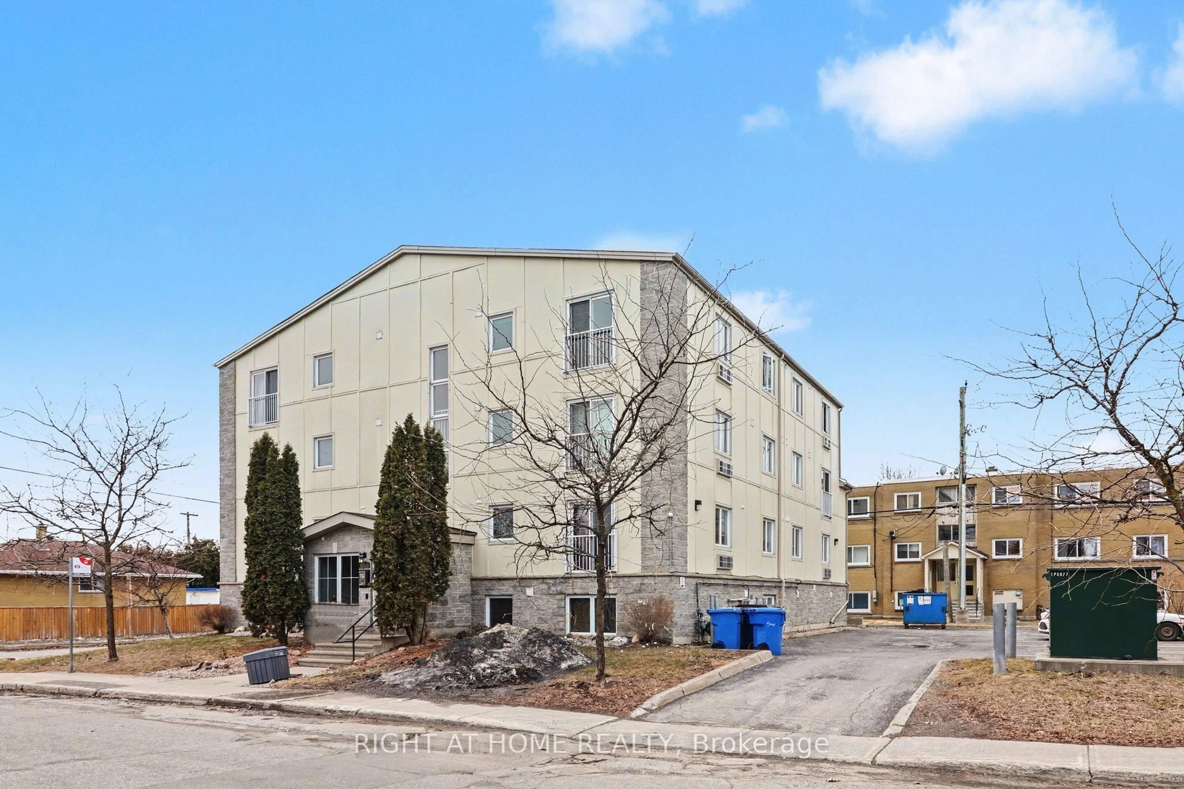 Patio, street for 646 Cummings Ave #202, Ottawa Ontario K1K 2K6