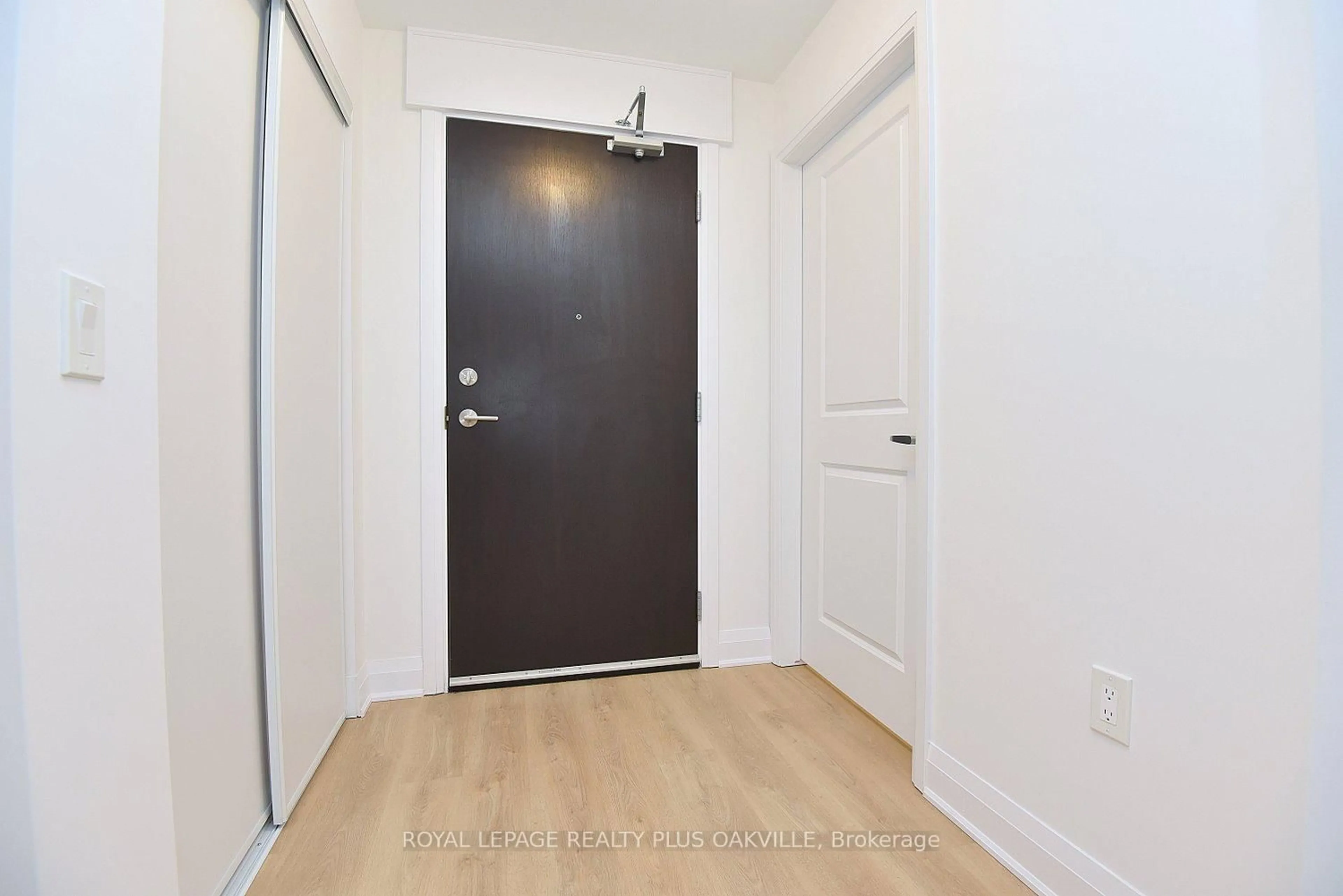 Indoor entryway for 1936 Rymal Rd #321, Hamilton Ontario L0R 1P0