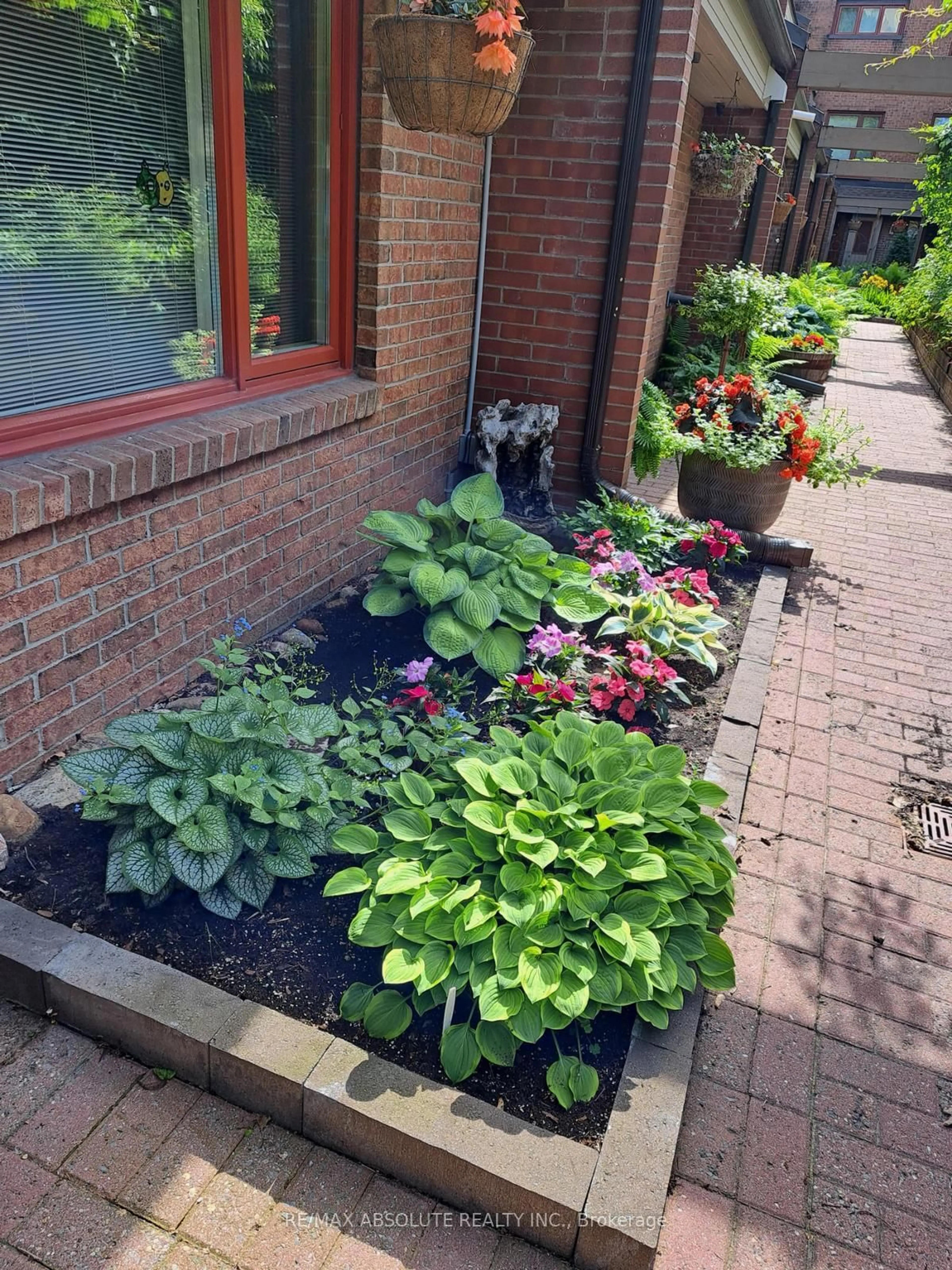 Patio, street for 125 Springfield Rd #2, Ottawa Ontario K1M 1C5