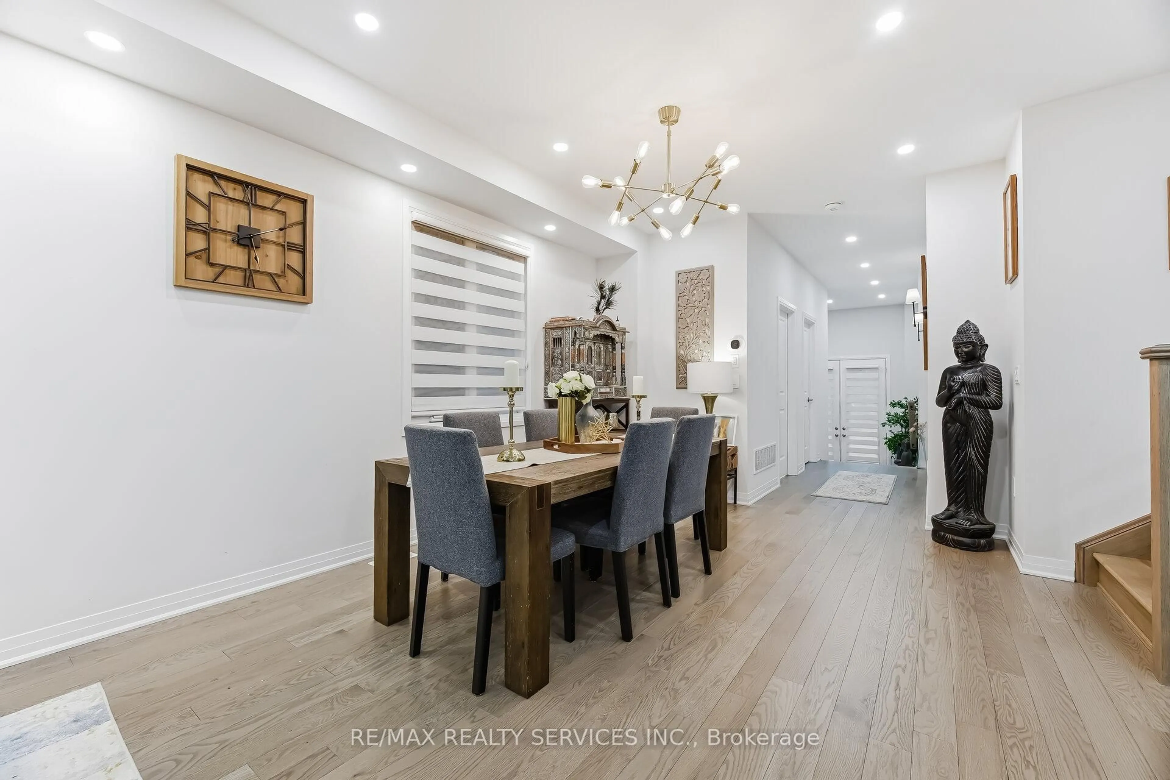 Dining room, wood/laminate floor for 14 Gibson Dr, Erin Ontario N0B 1T0