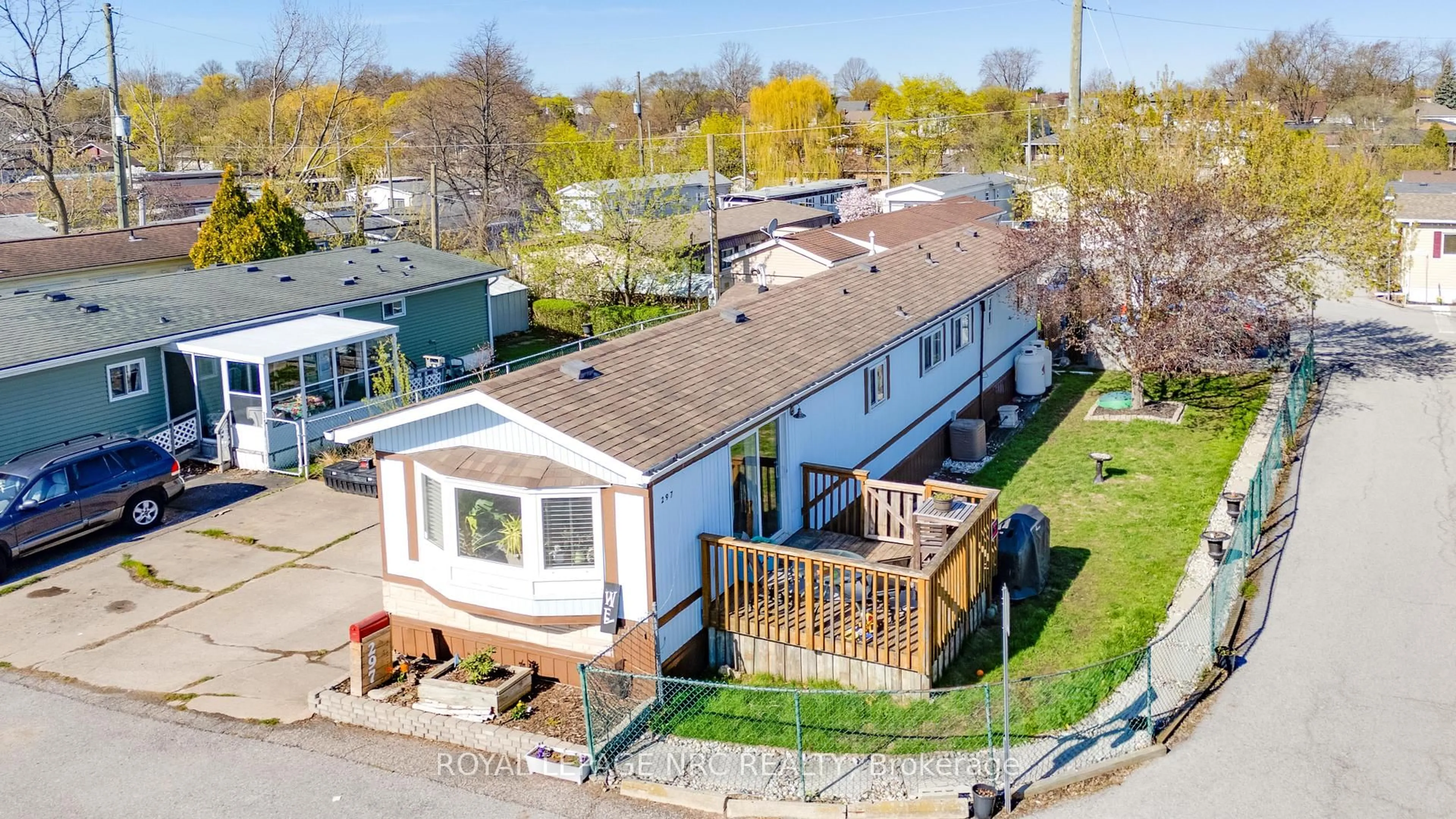 A pic from outside/outdoor area/front of a property/back of a property/a pic from drone, street for 241 St. Paul St #297, St. Catharines Ontario L2S 2E5