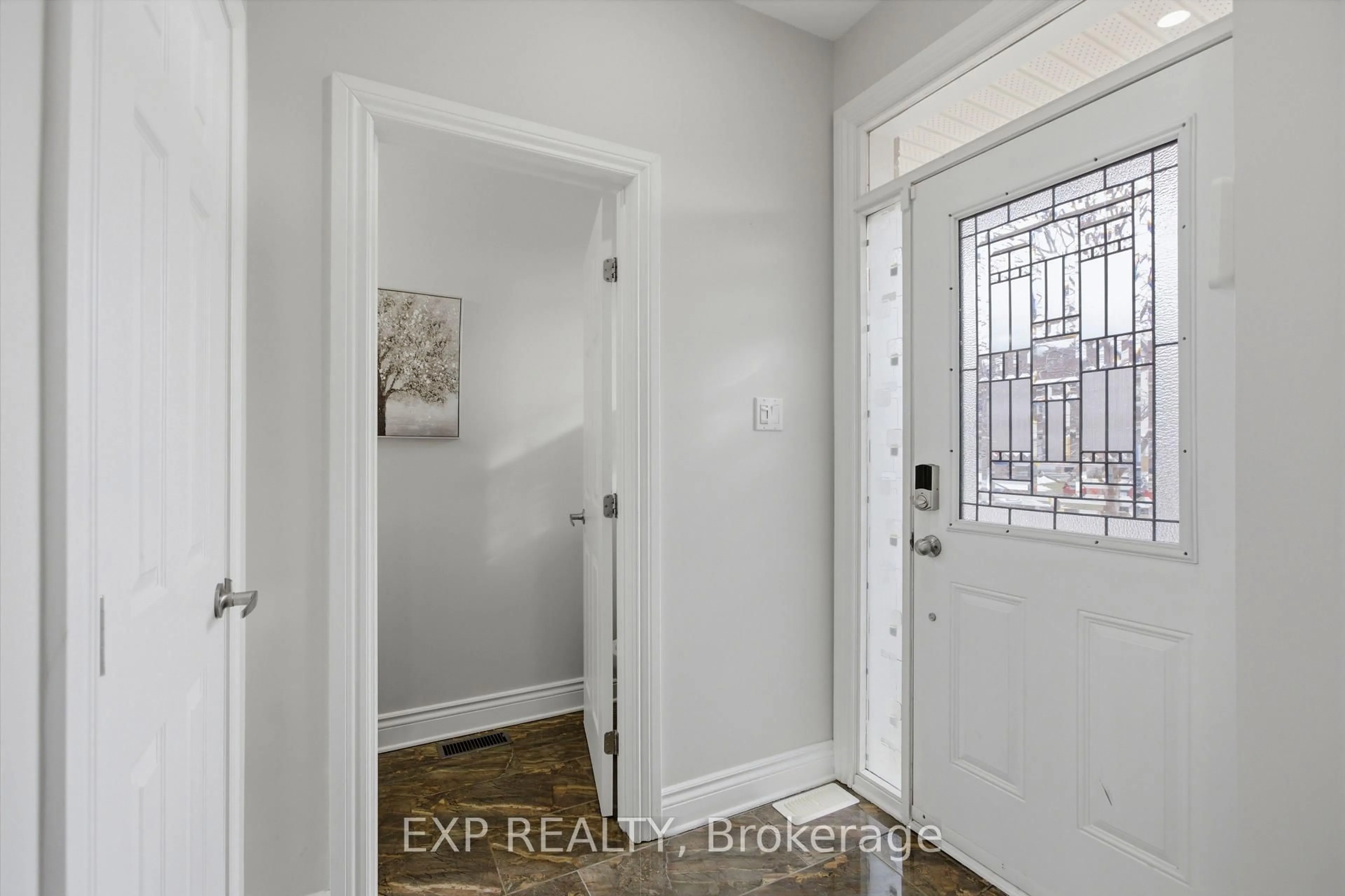 Indoor entryway for 162 Bert Hall St, Arnprior Ontario K7S 0H1