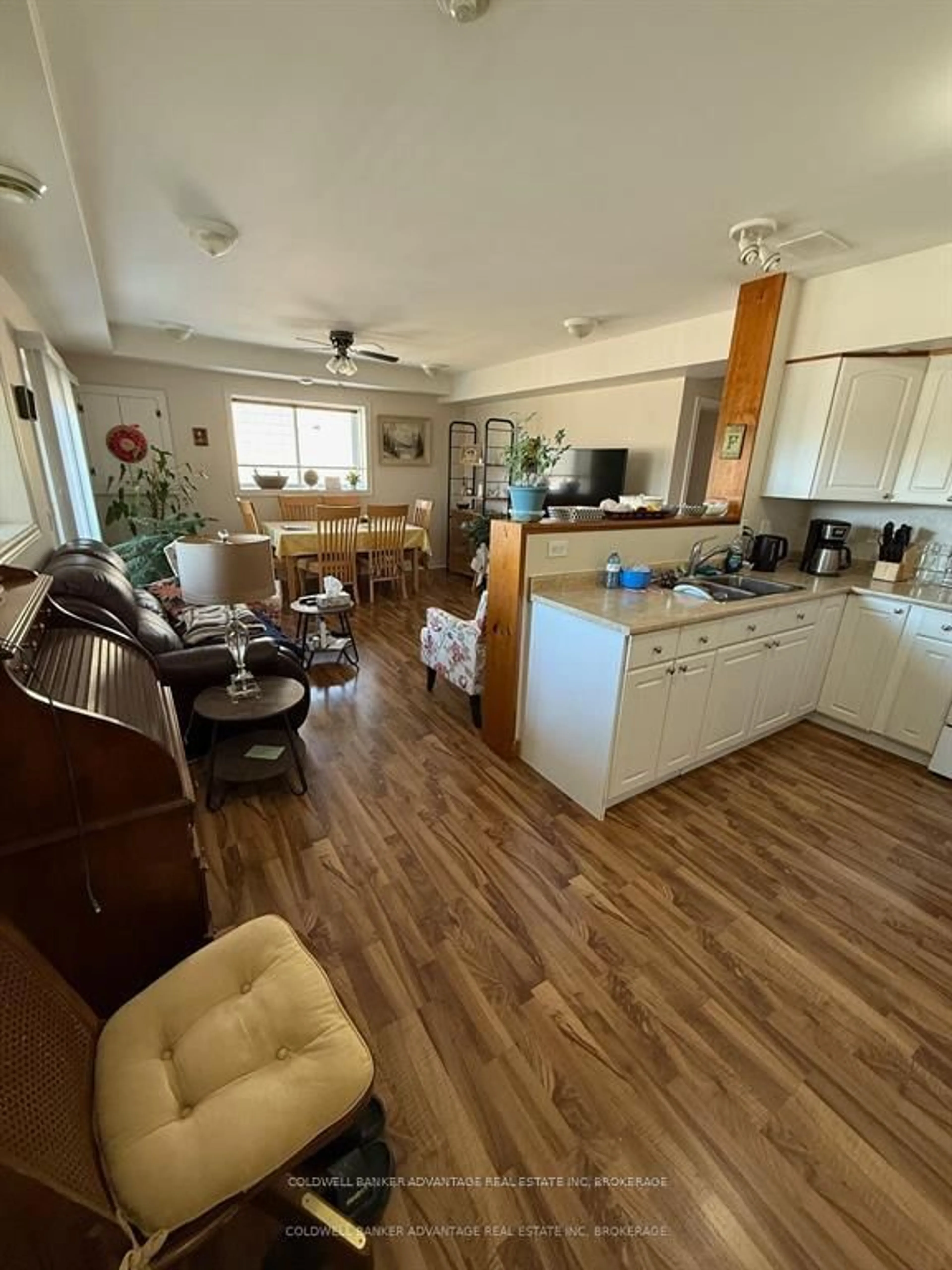 Open concept kitchen, unknown for 3926 Farr Ave, Fort Erie Ontario L0S 1N0