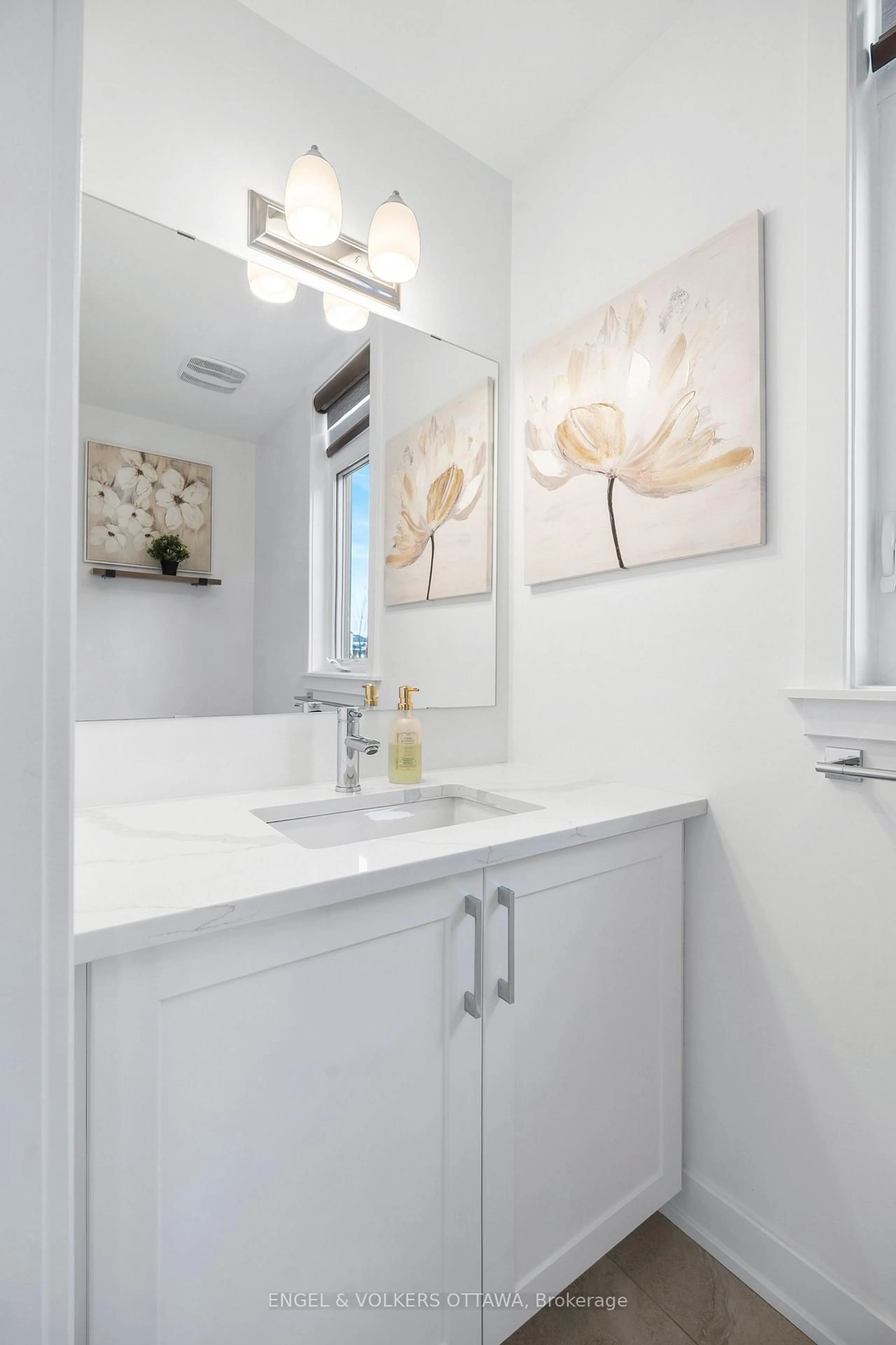 Contemporary bathroom, ceramic/tile floor for 779 Ovation Grve, Ottawa Ontario K1T 0X6