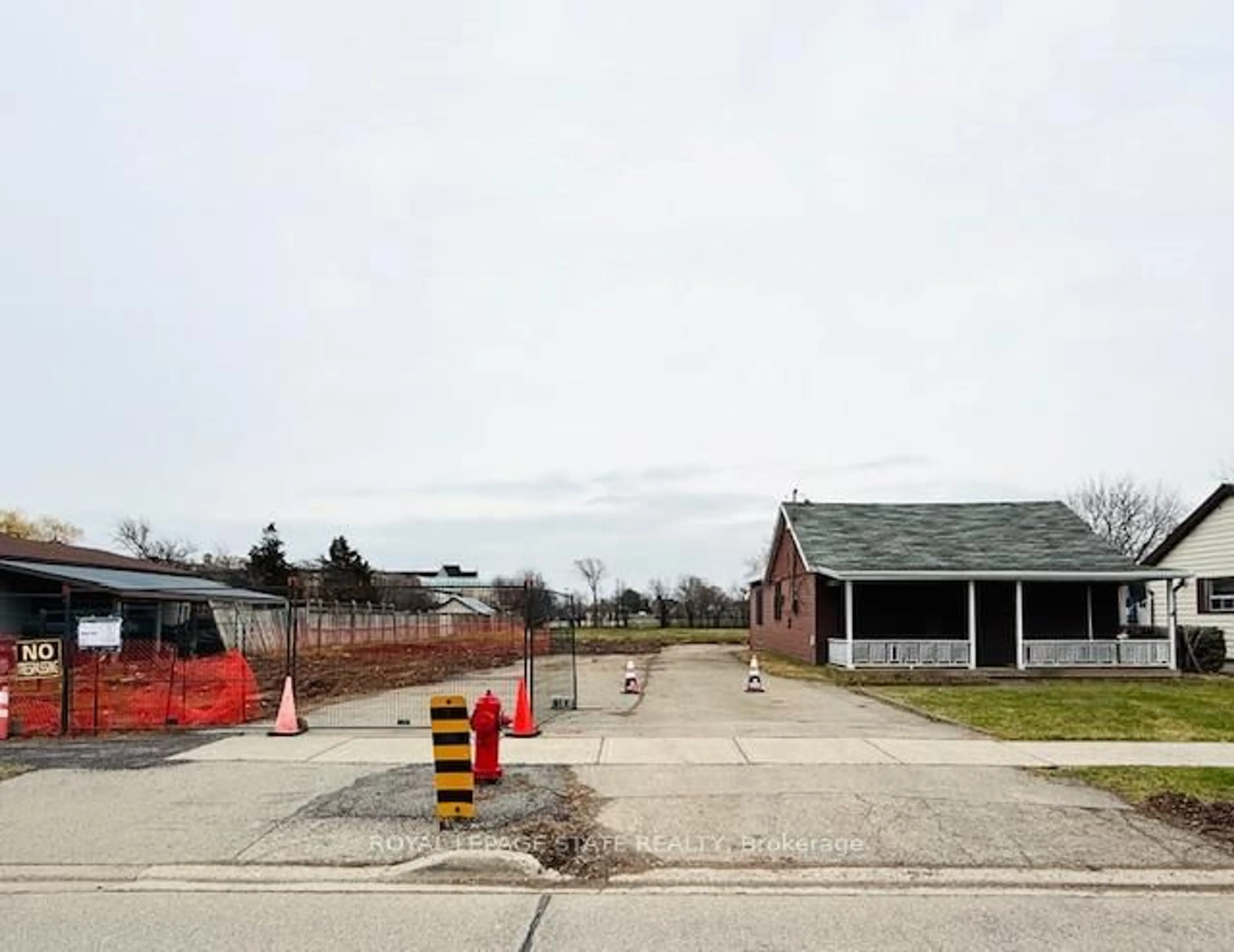 Unknown for 148 Green Rd, Hamilton Ontario L8G 3X1