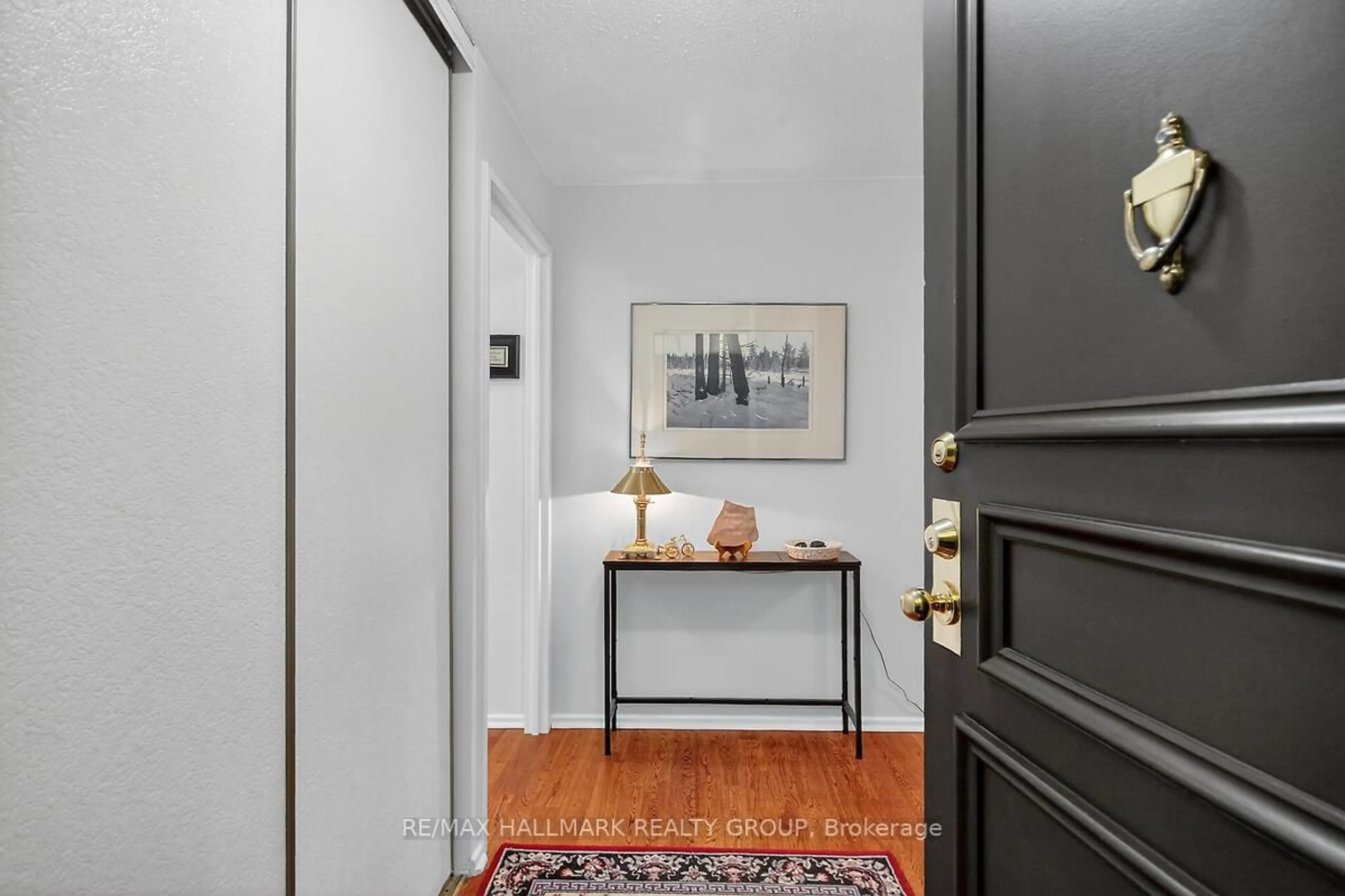Indoor entryway for 1081 Ambleside Dr #208, Ottawa Ontario K2B 8C8