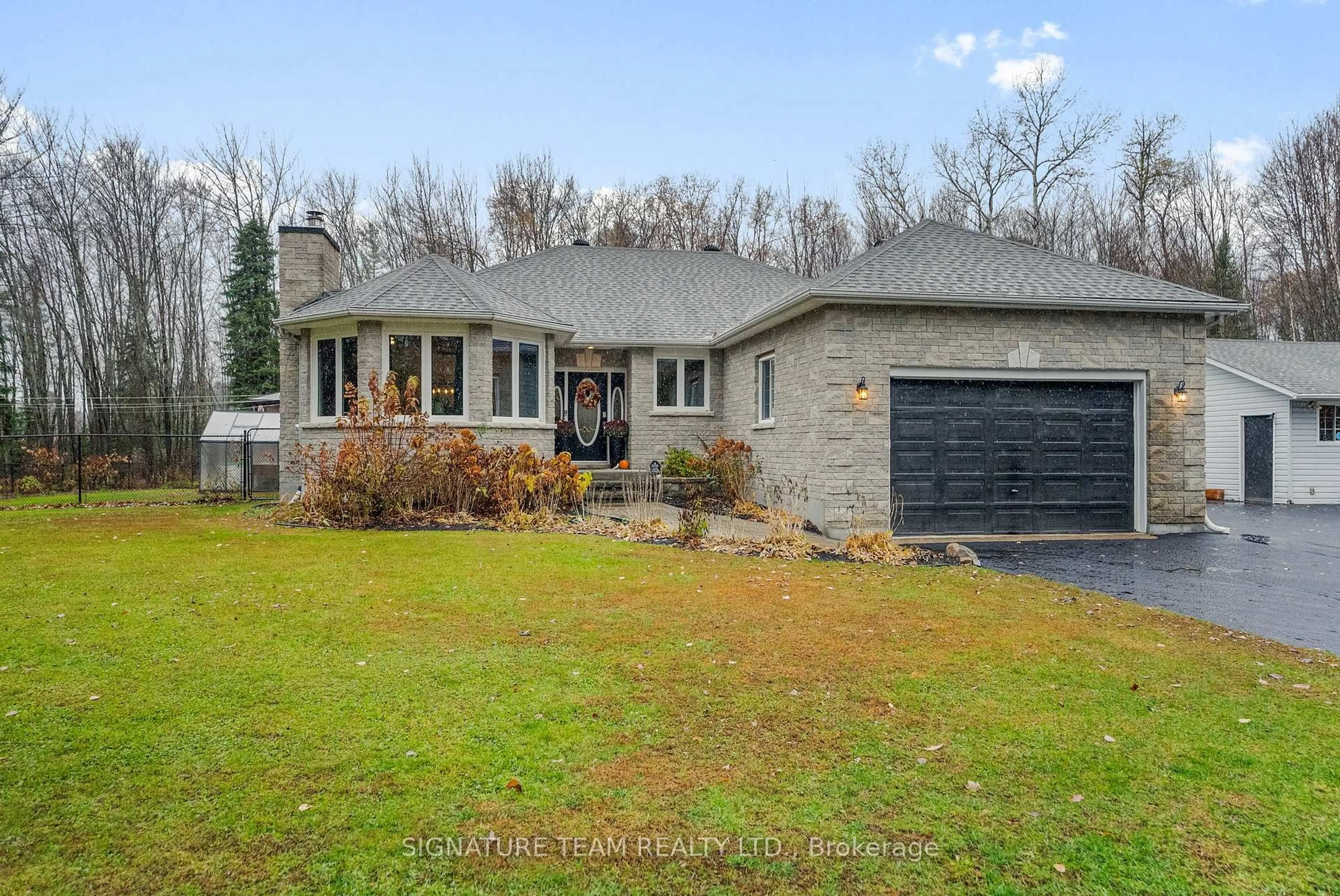 Home with brick exterior material, street for 165 Sufian St, Pembroke Ontario K8A 6W6