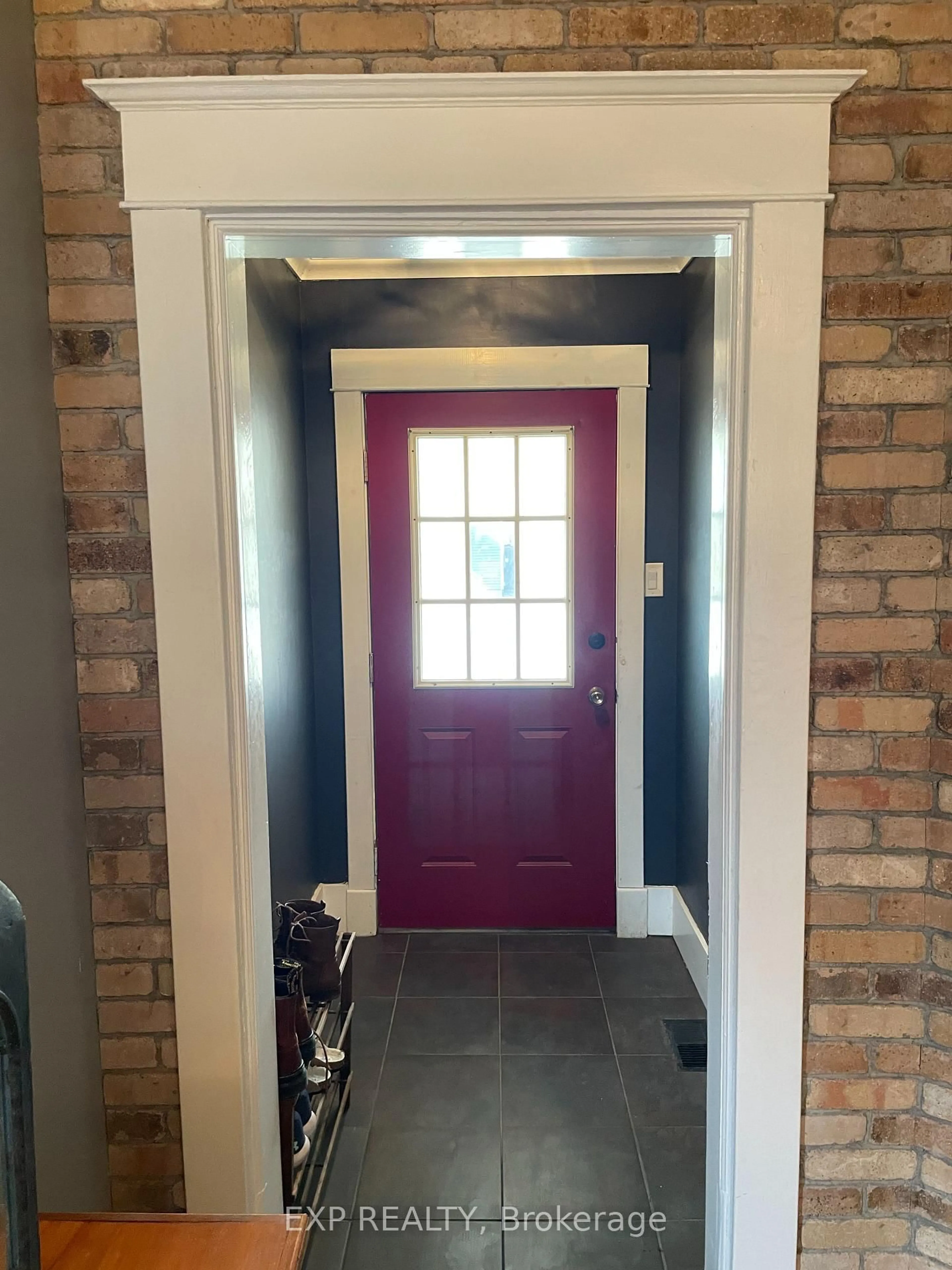 Indoor entryway for 95 Langarth St, London South Ontario N6C 1Z3