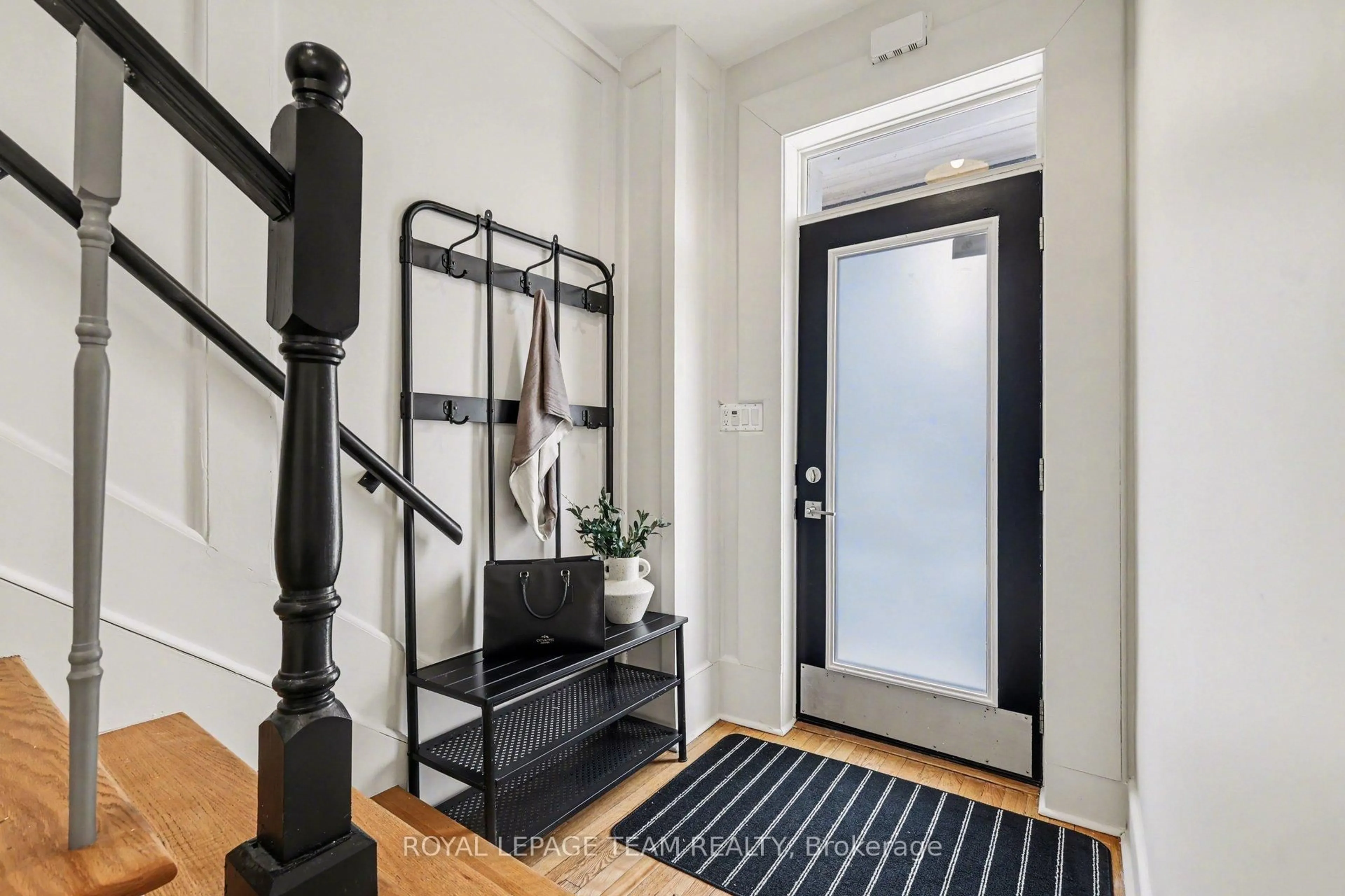 Indoor entryway for 236 Emond St, Ottawa Ontario K1L 7R8