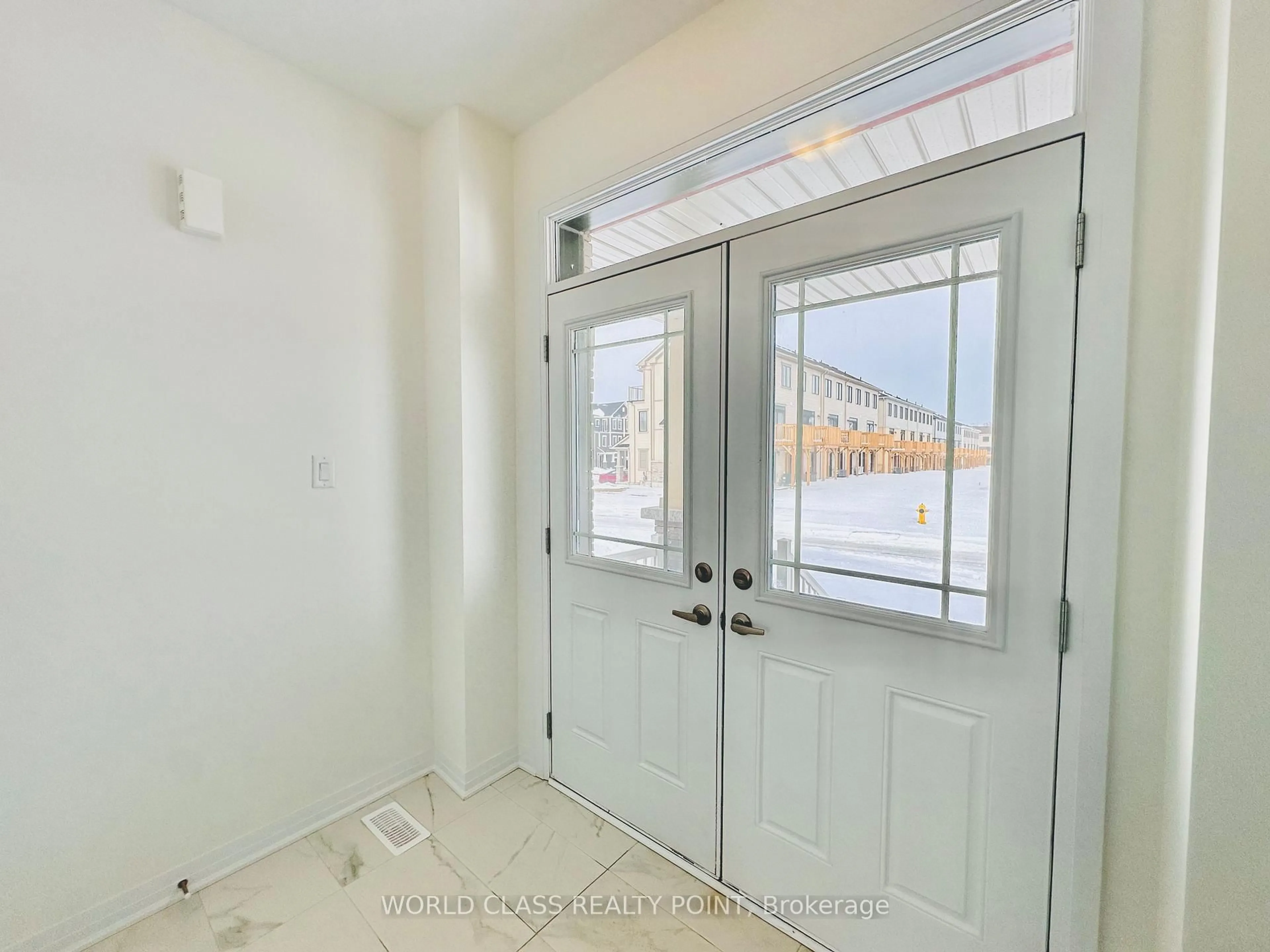 Indoor entryway for 153 Wilmot Rd, Brantford Ontario N3T 0W5