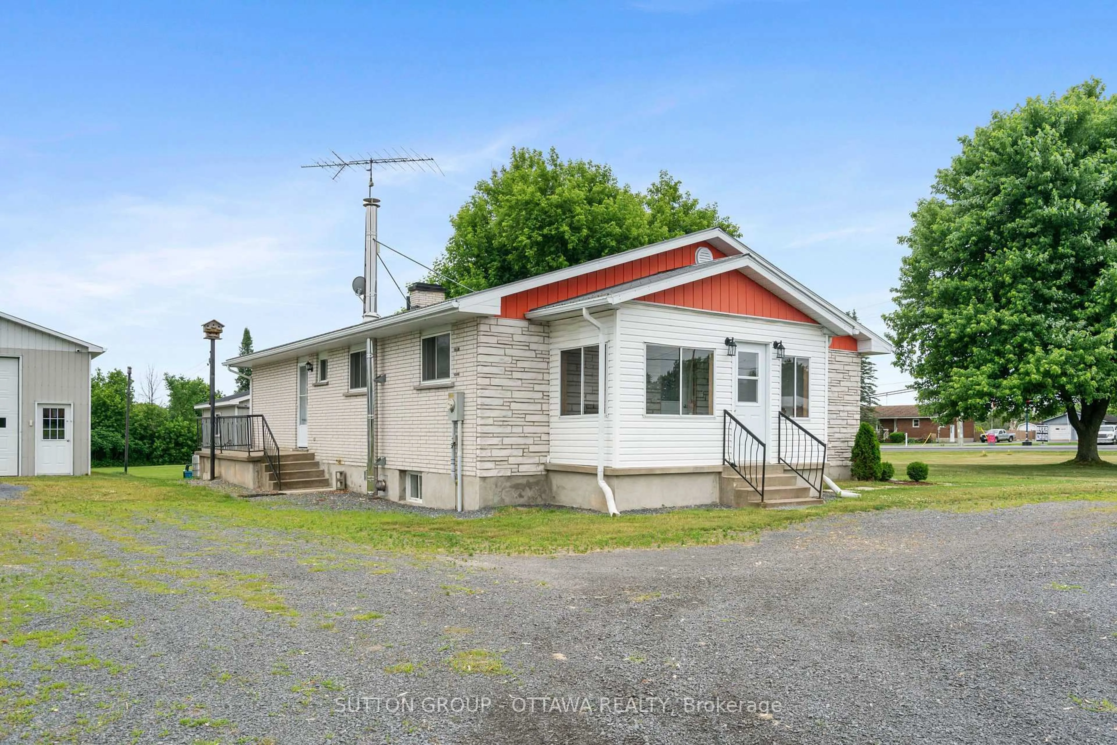 Unknown for 20330 Lochiel Rd, North Glengarry Ontario K0C 1A0