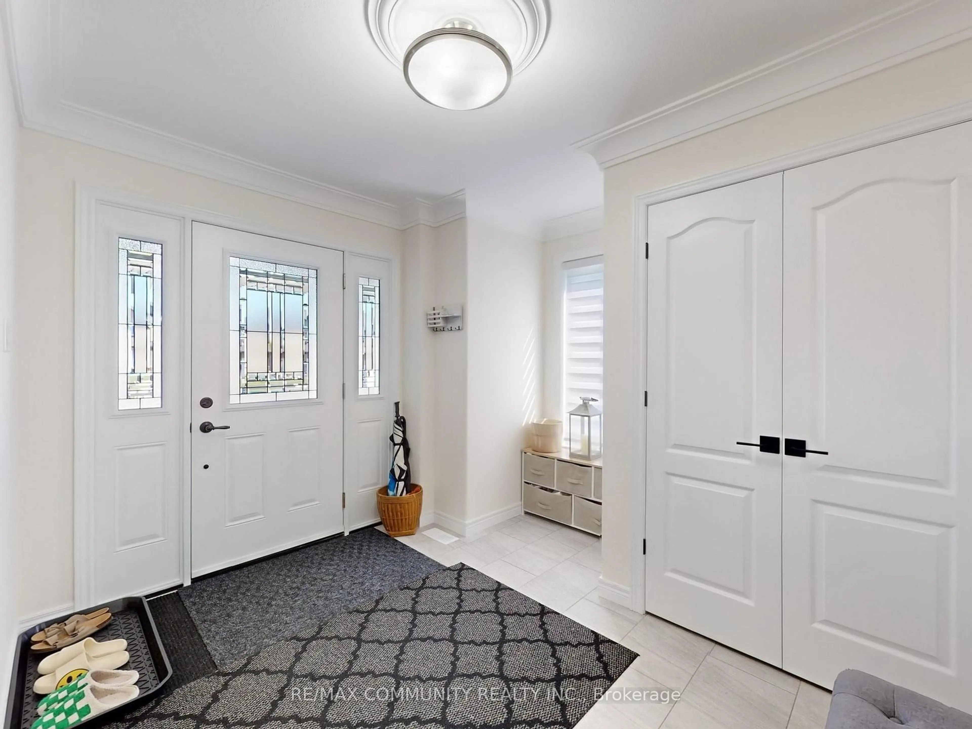 Indoor entryway for 90 Keeler Crt, Asphodel-Norwood Ontario K0L 2V0