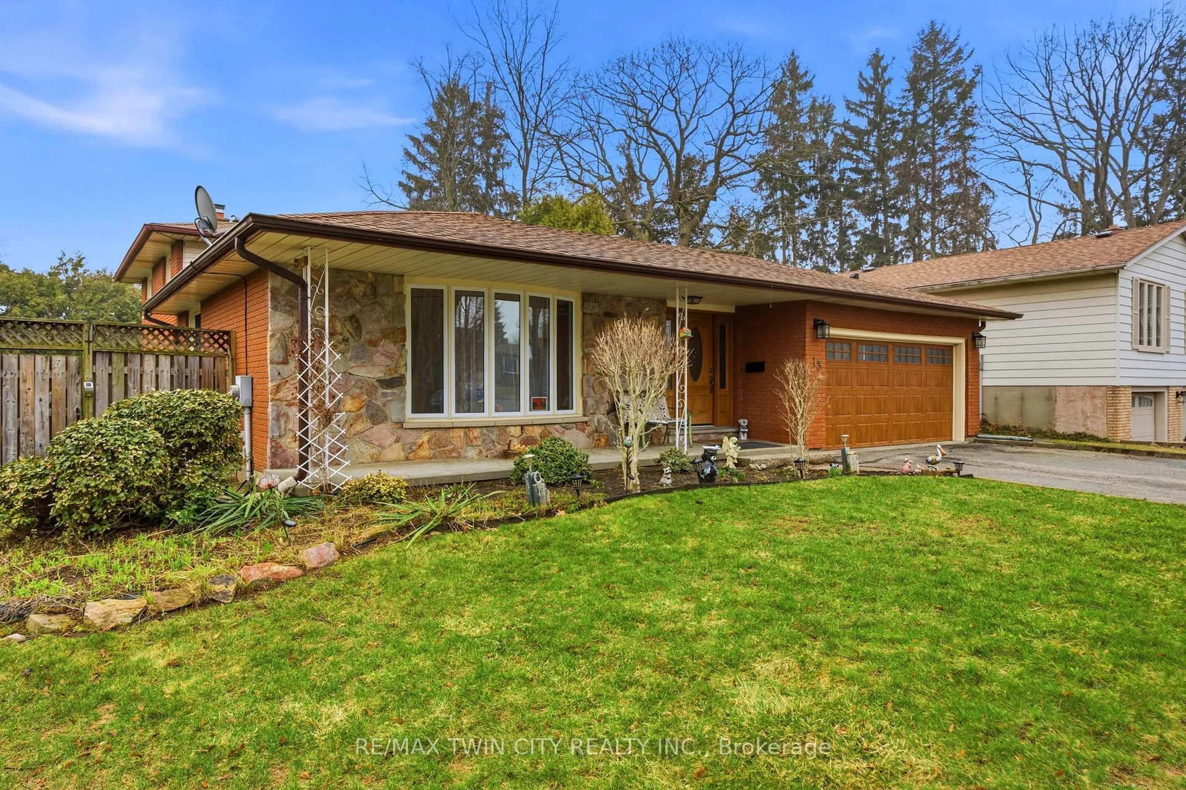 Unknown for 13 Brooks Crt, Brantford Ontario N3R 6X9