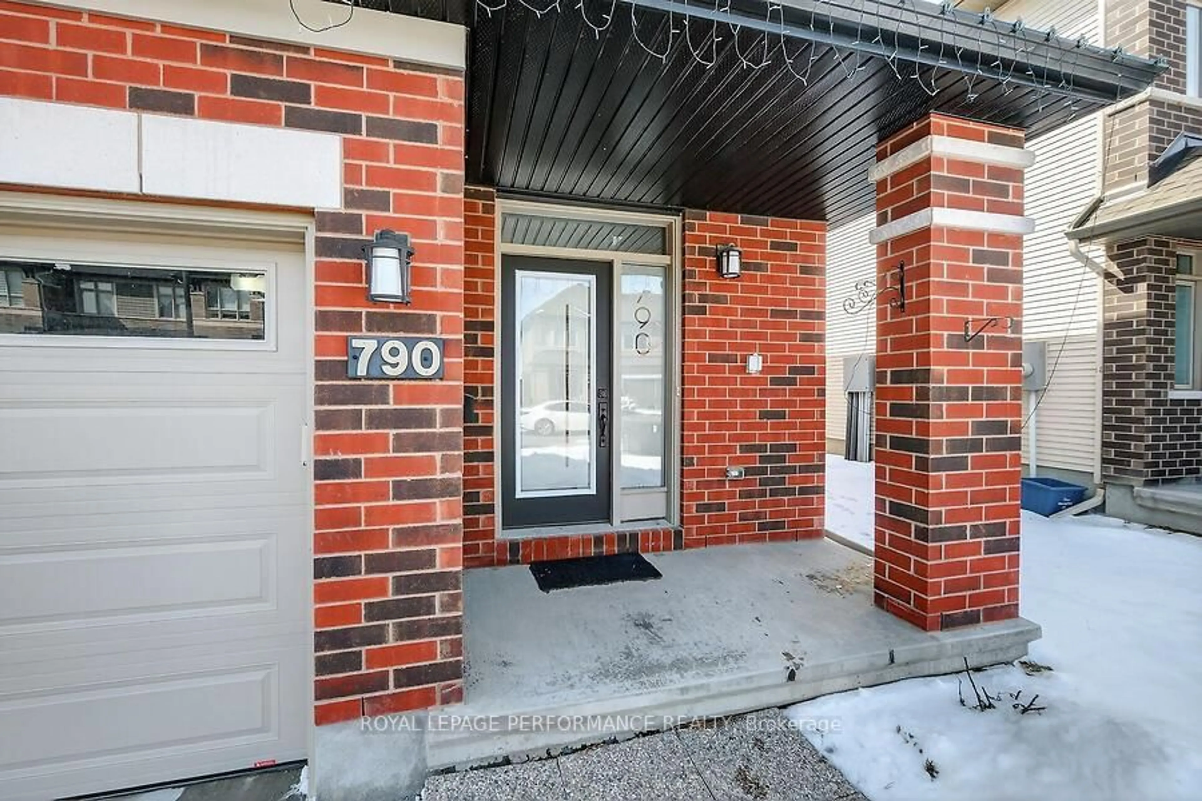 Unknown for 790 Cairn Cres, Ottawa Ontario K1W 0P7