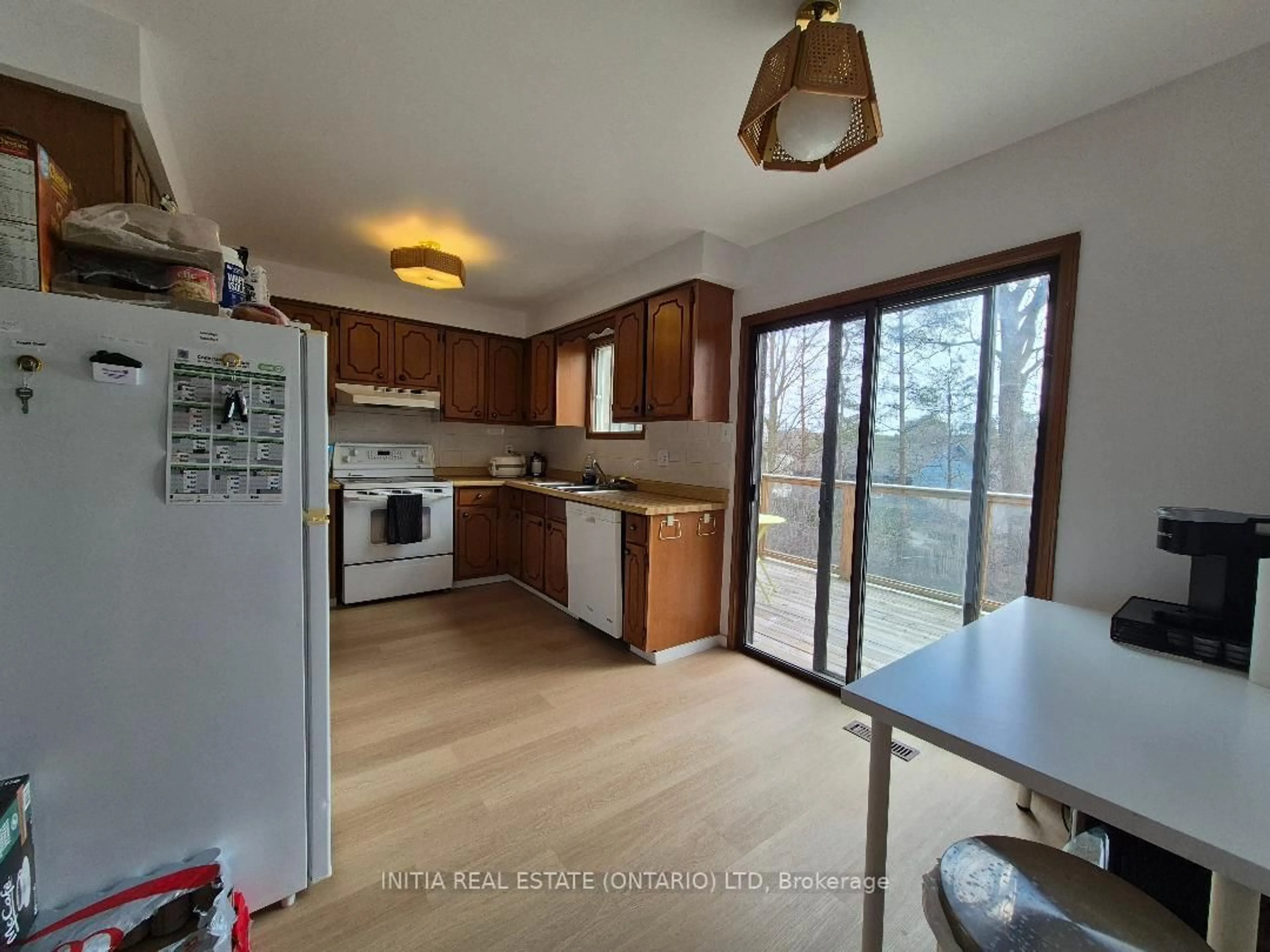 Open concept kitchen, unknown for 176 Chepstow Clse, London North Ontario N6G 3S2