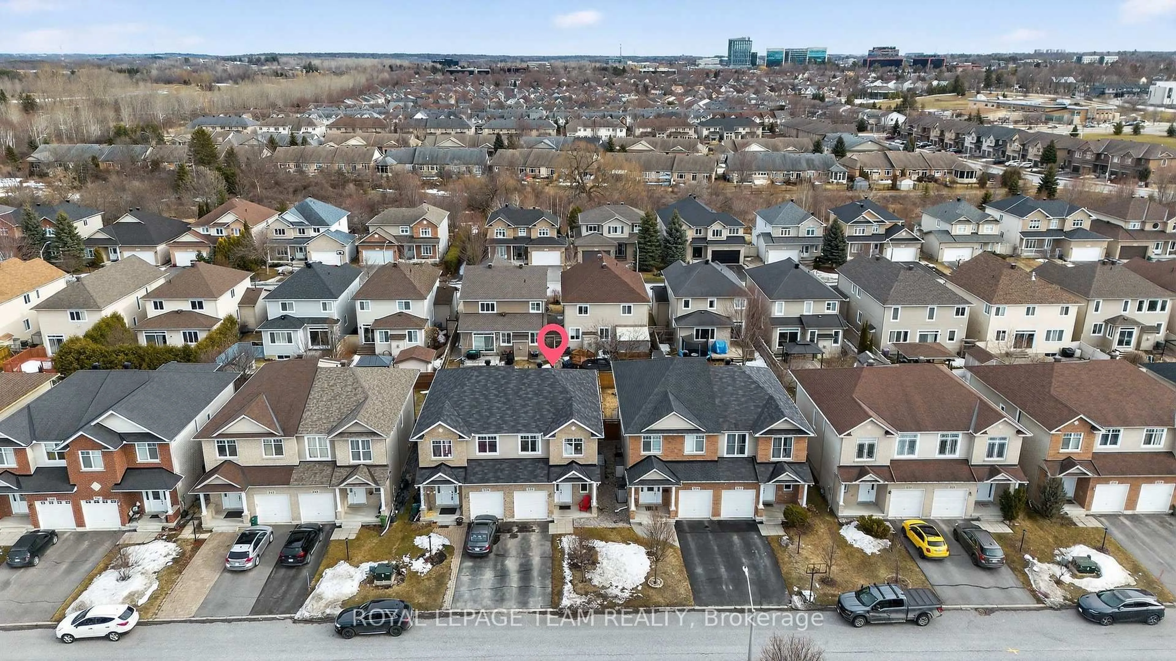 A pic from outside/outdoor area/front of a property/back of a property/a pic from drone, unknown for 336 Glenbrae Ave, Ottawa Ontario K2W 0C2