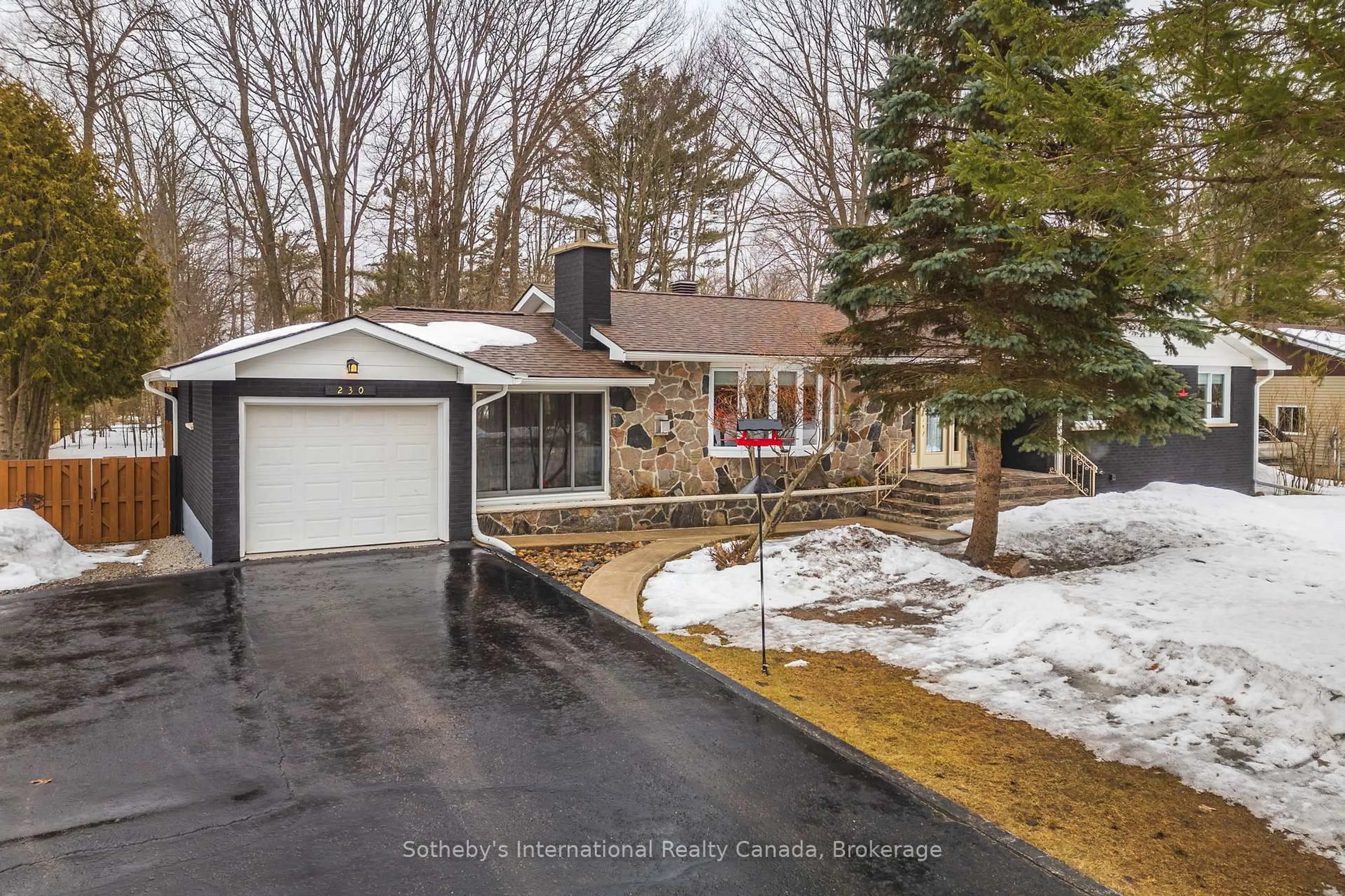 Unknown for 230 Alexander St, Gravenhurst Ontario P1P 1A6