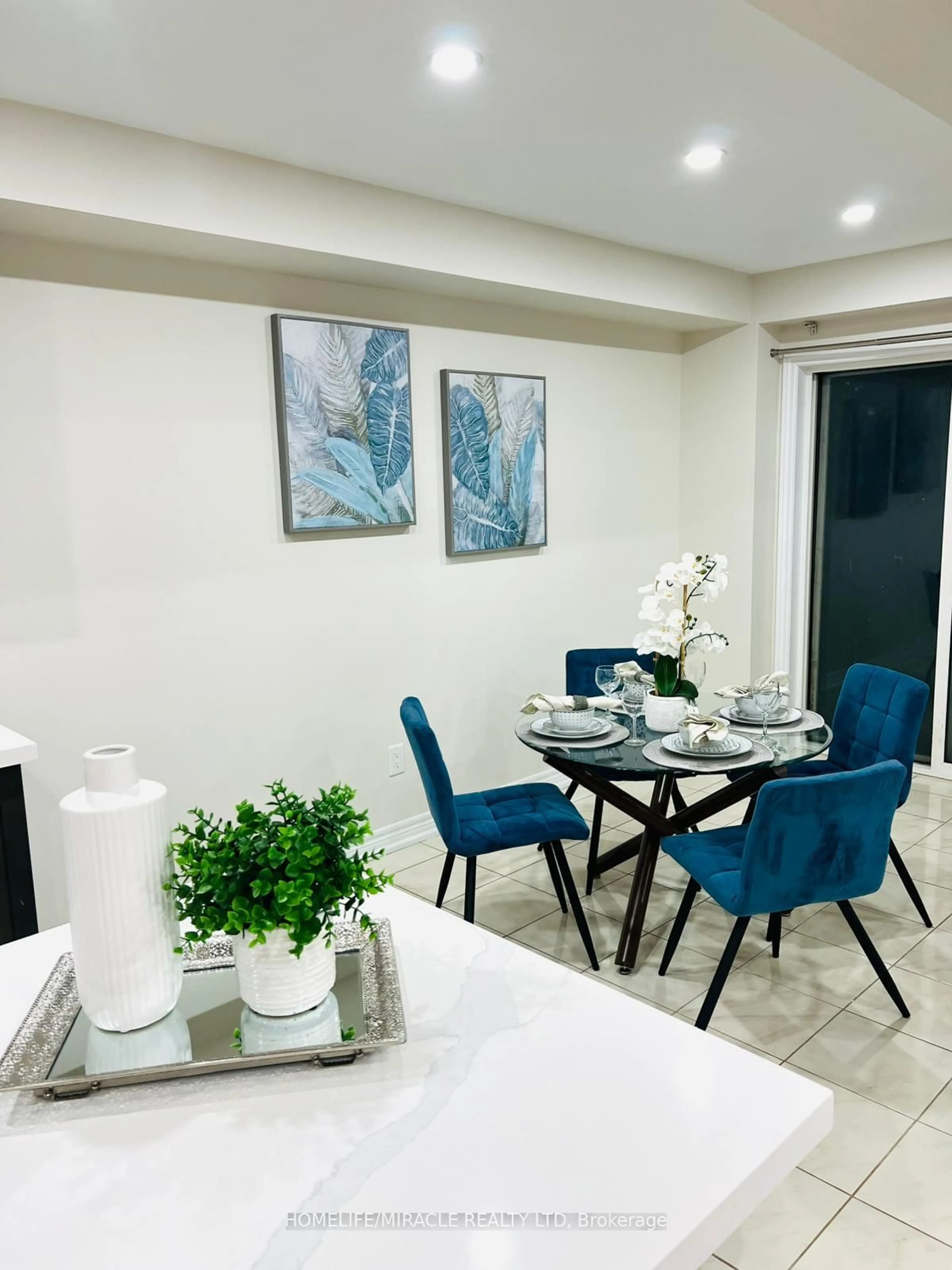 Dining room, unknown for 570 Linden Dr #3, Cambridge Ontario N3H 0C9