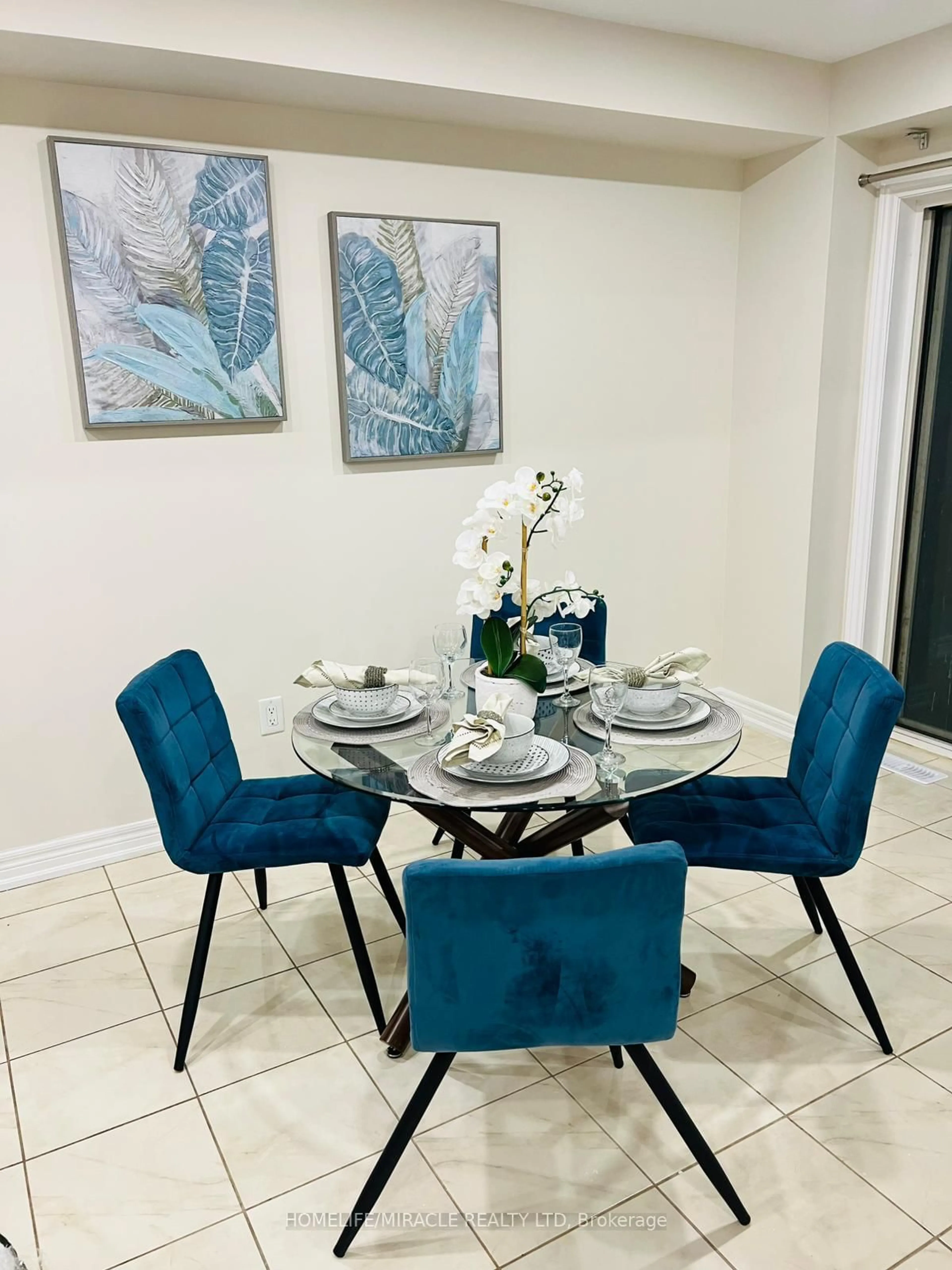 Dining room, ceramic/tile floor for 570 Linden Dr #3, Cambridge Ontario N3H 0C9